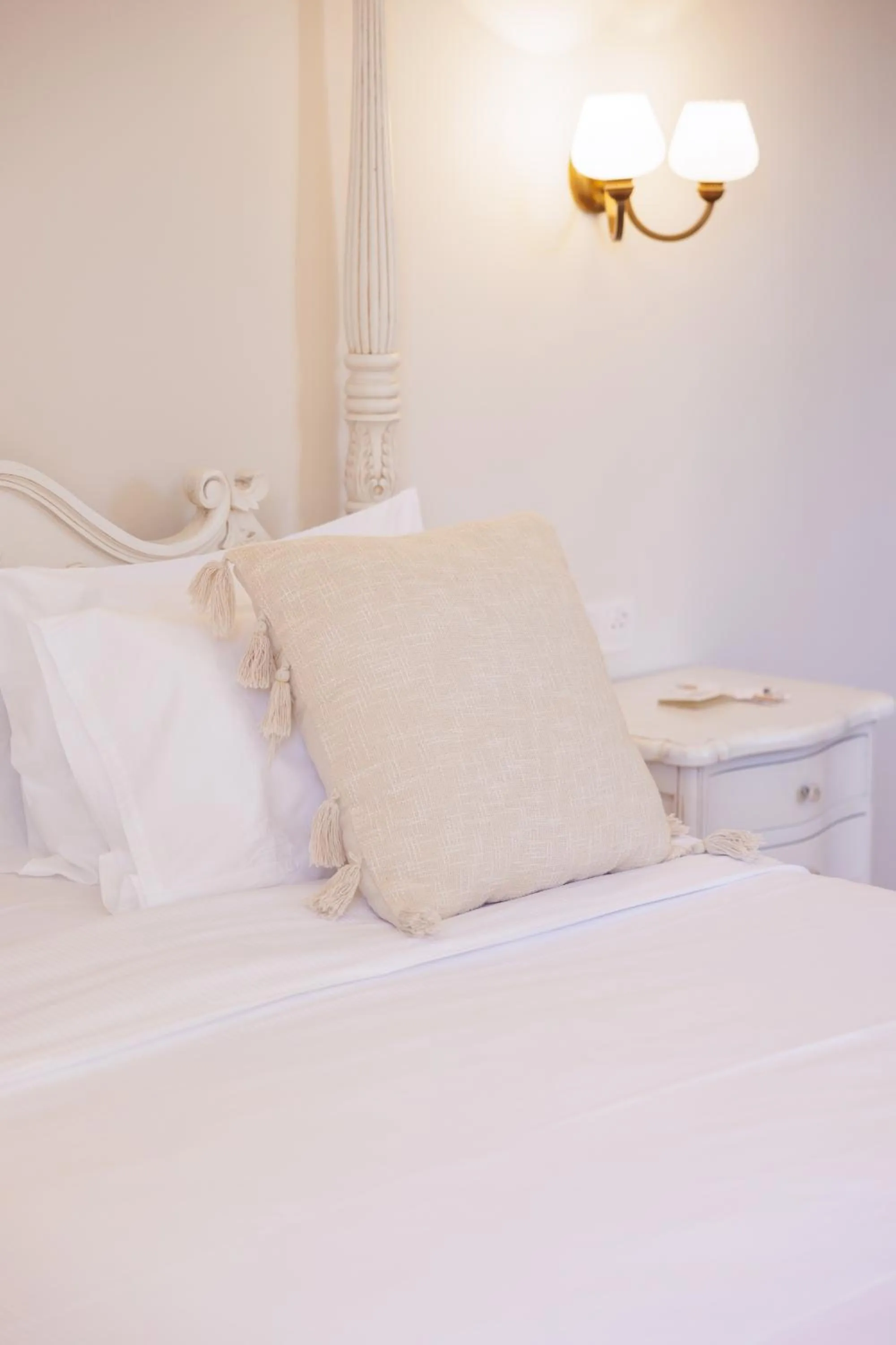 Decorative detail, Bed in Hôtel La Villa Sainte Valérie Adults Only