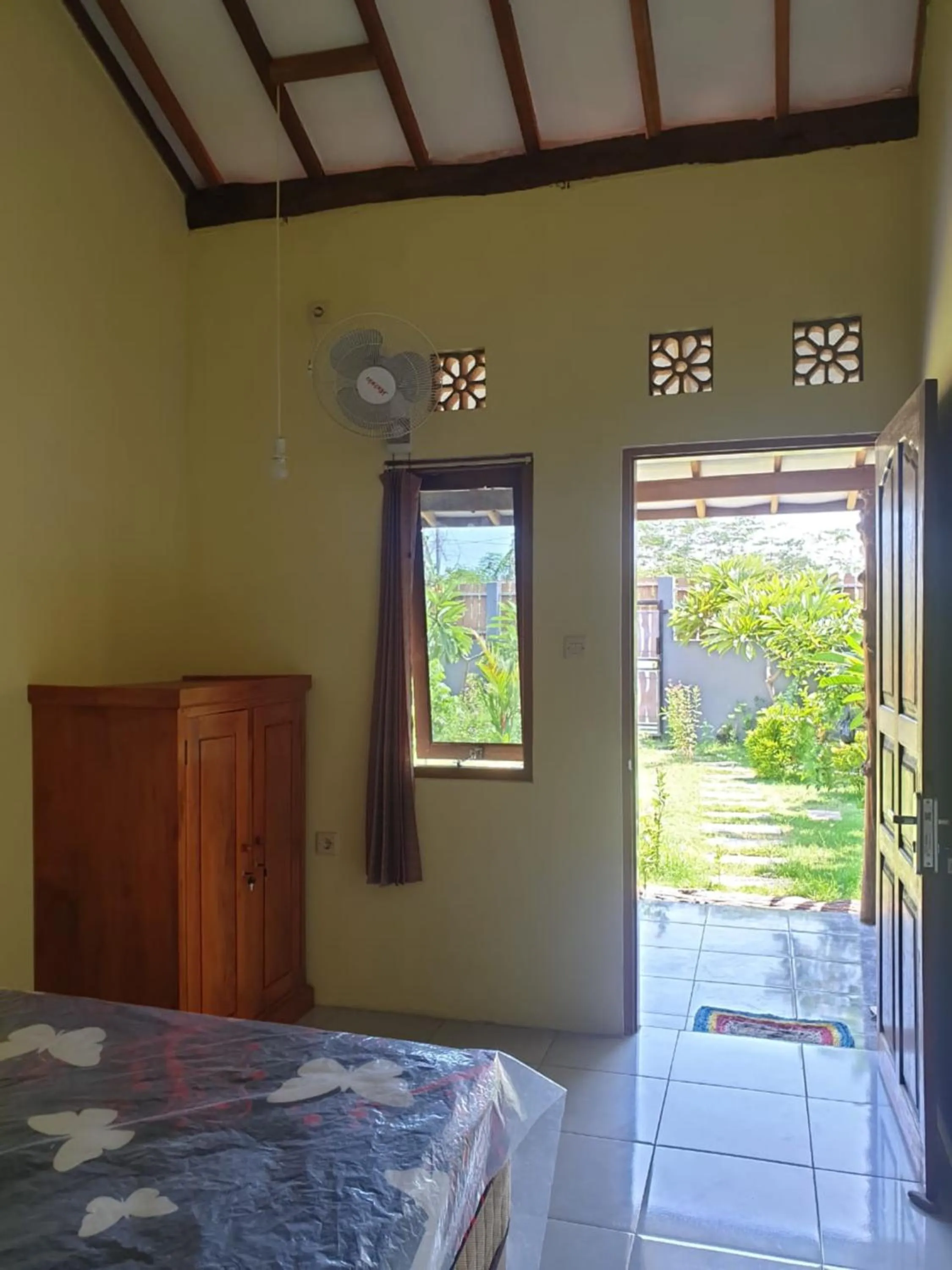Bathroom, Bed in Sunrise Banyuwangi Homestay