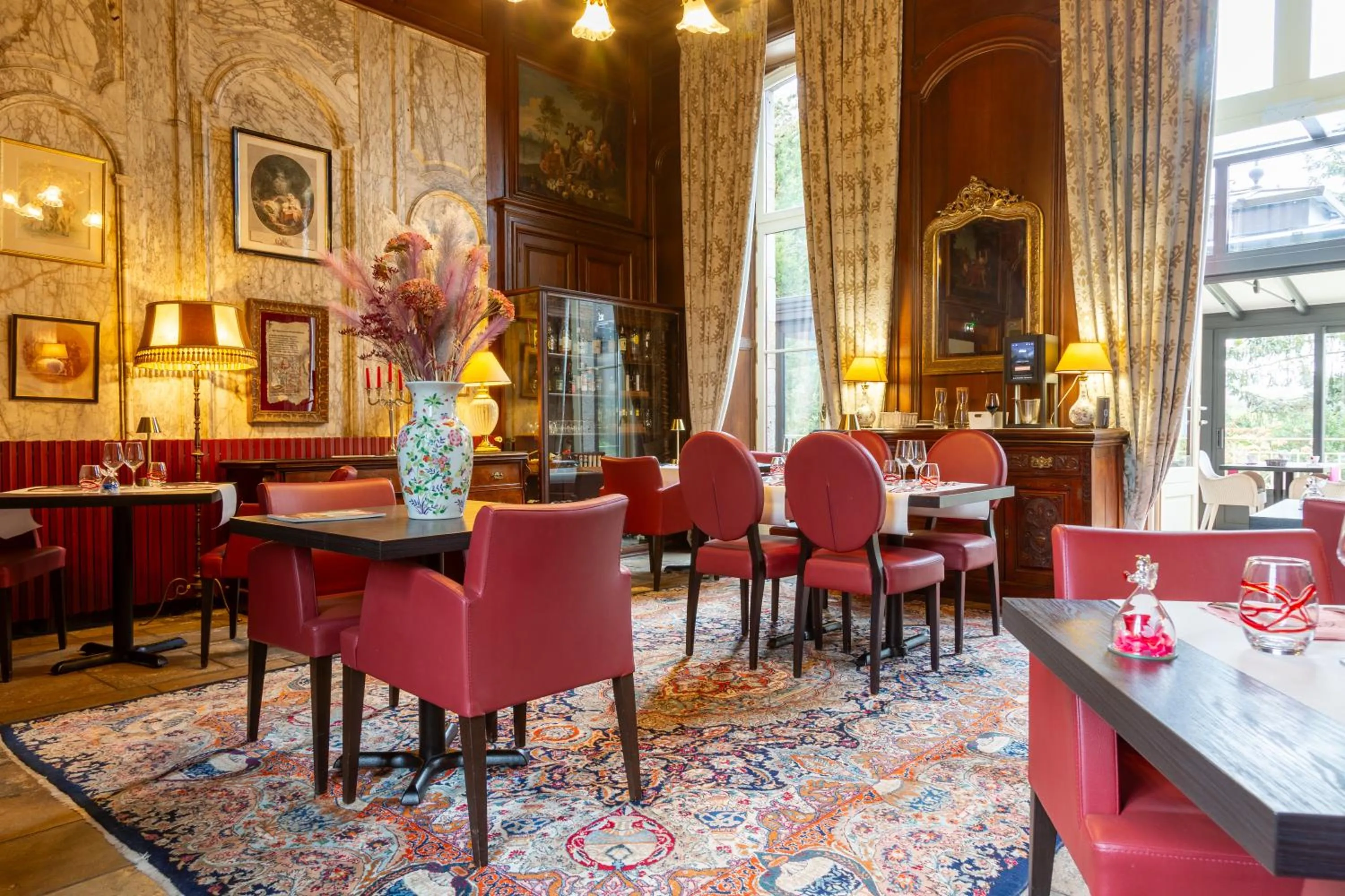 Restaurant/places to eat in Château Hôtel Du Colombier