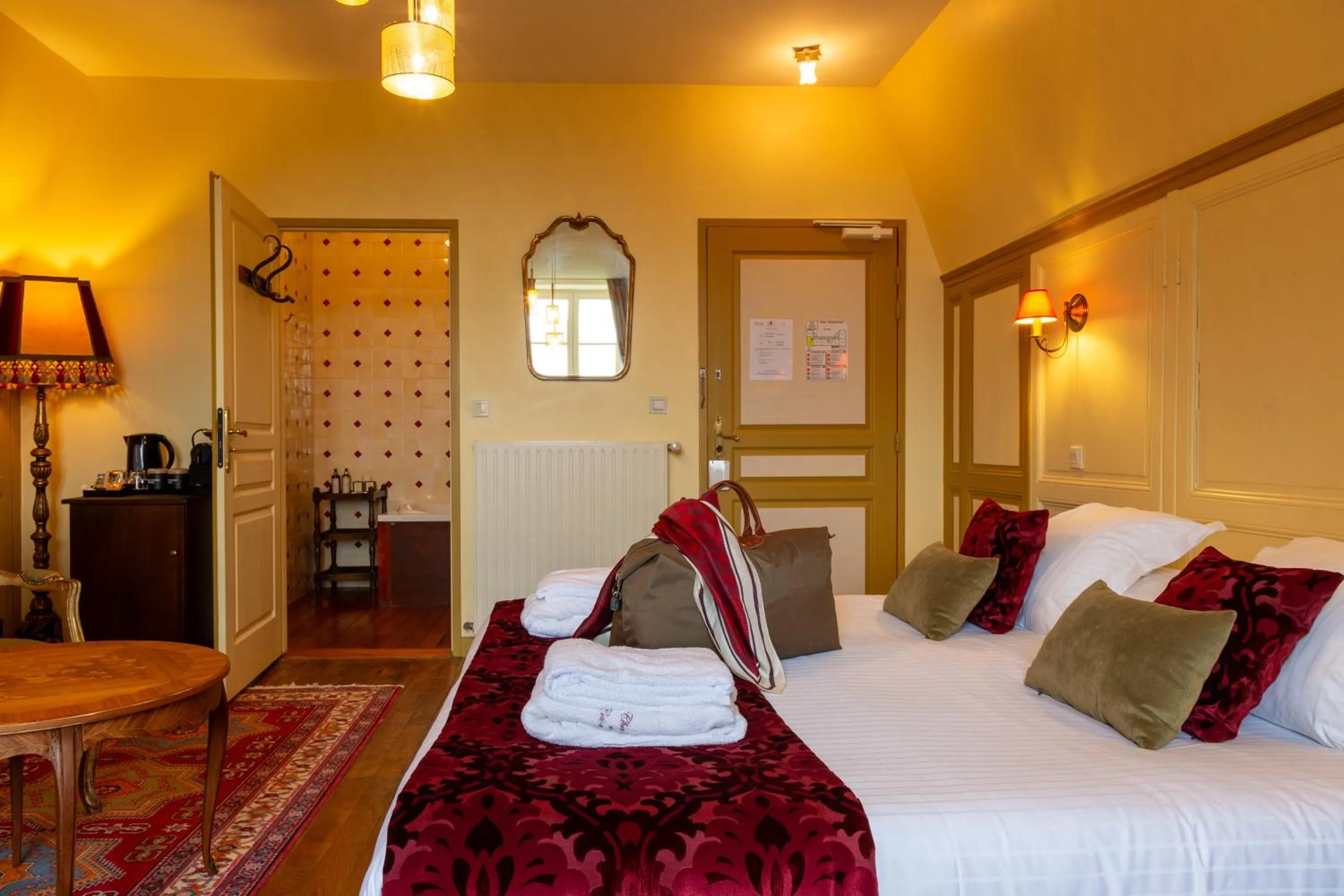 Bed in Château Hôtel Du Colombier