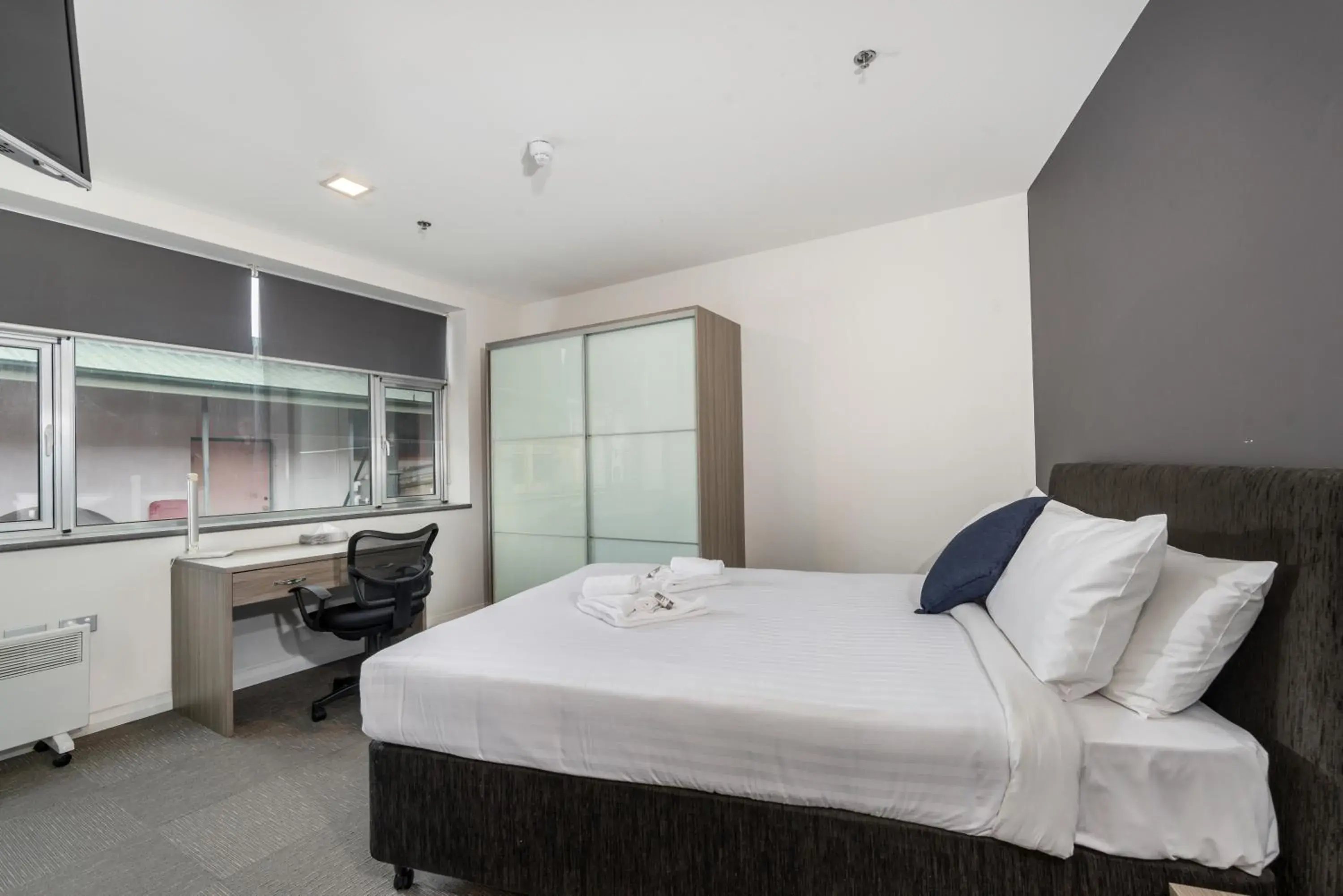 Photo of the whole room, Bed in Studios on King Photo of the whole room, Bed in Studios on King