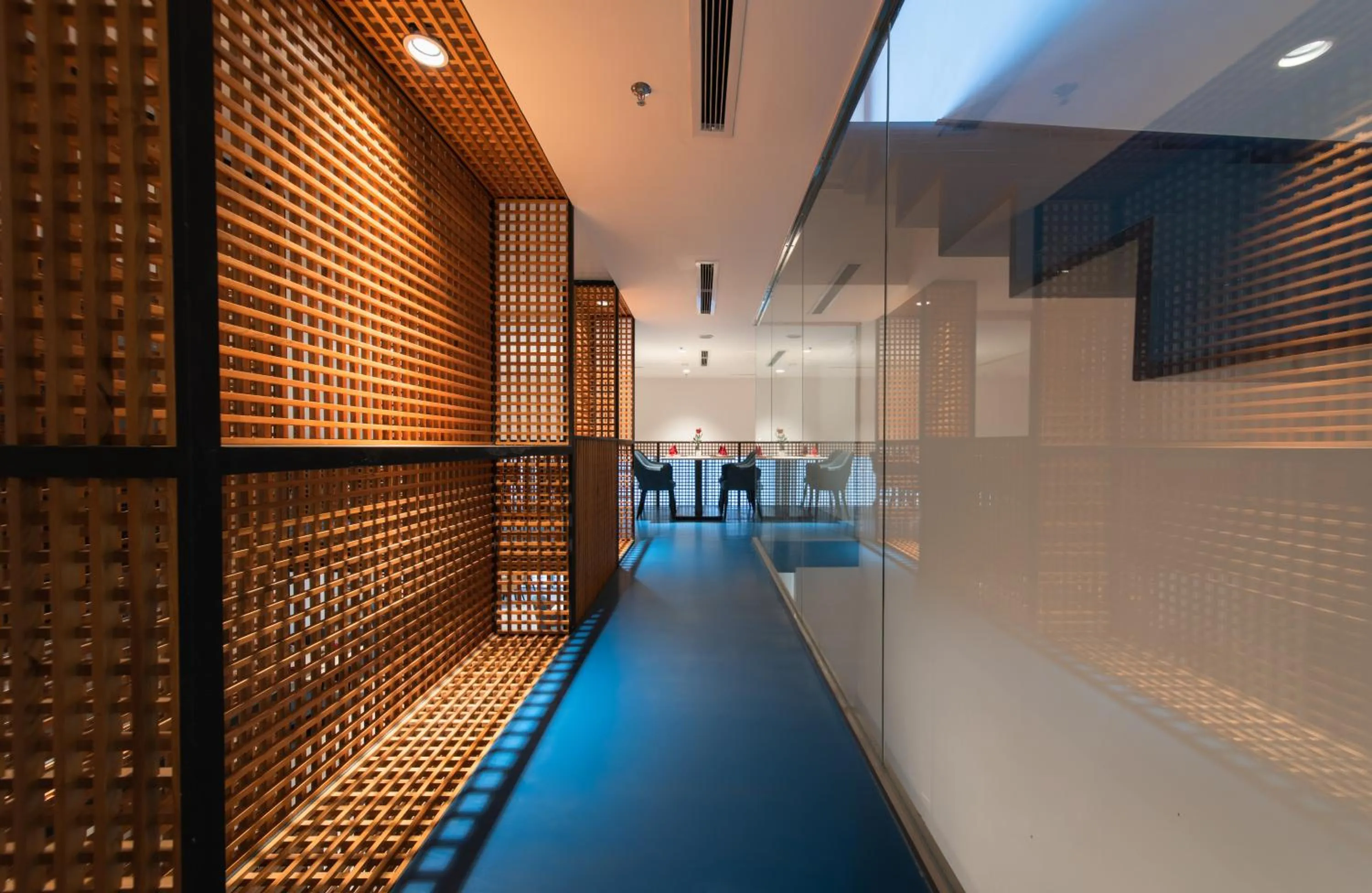 Restaurant/places to eat in The Time Hotel