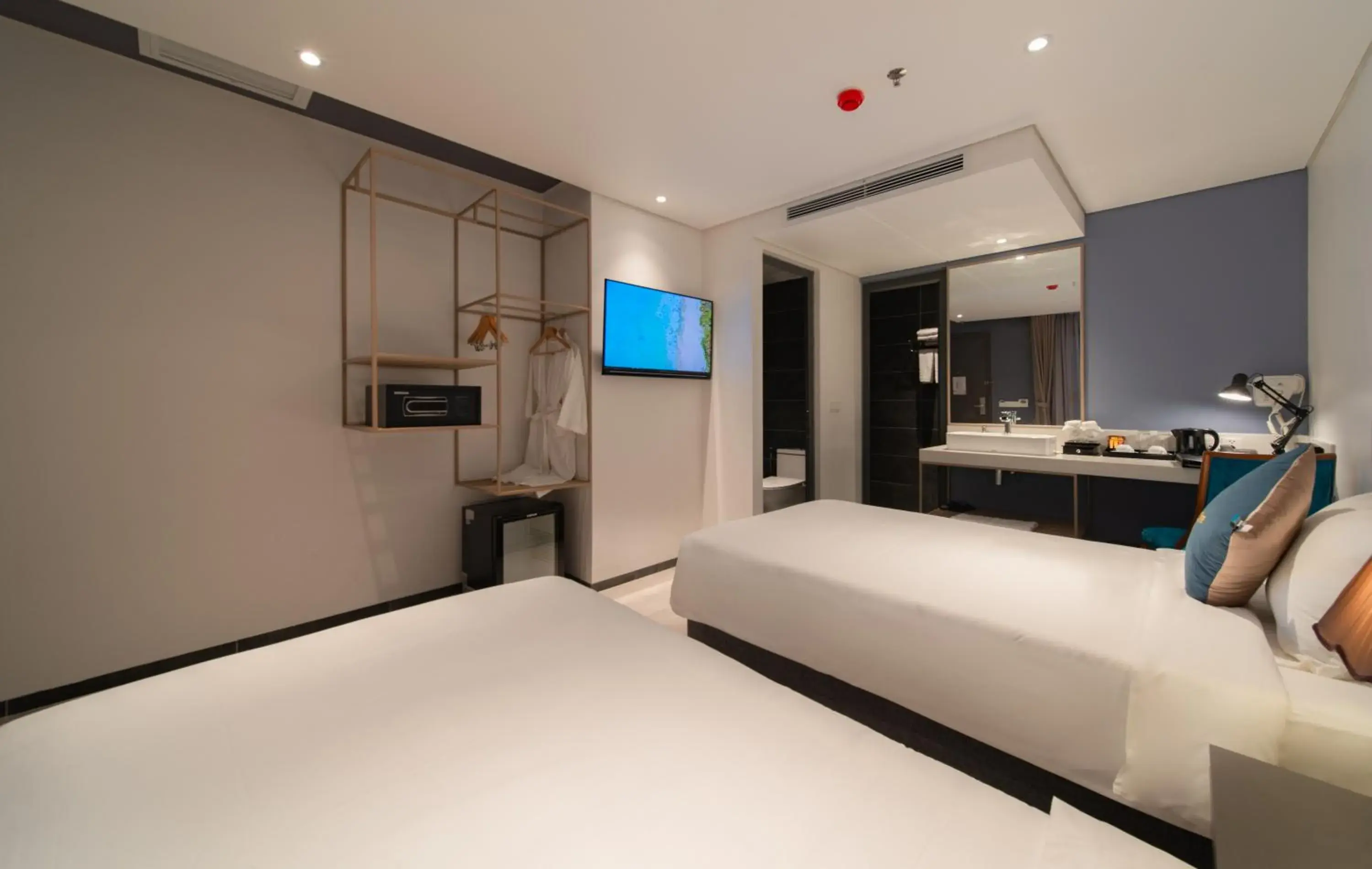 Photo of the whole room, Bed in The Time Hotel Photo of the whole room, Bed in The Time Hotel