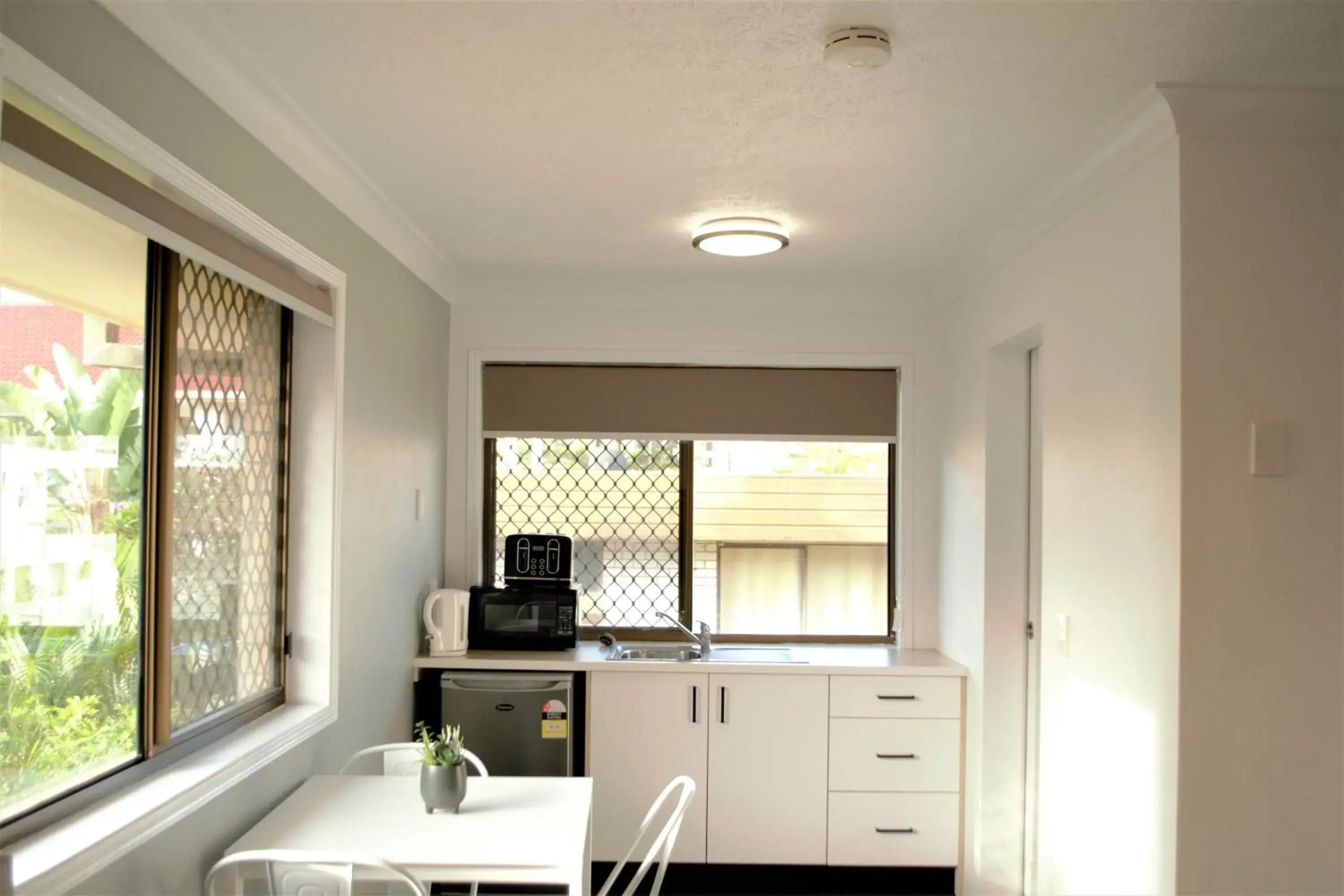 Kitchen or kitchenette in Gold Coast Inn Kitchen or kitchenette in Gold Coast Inn