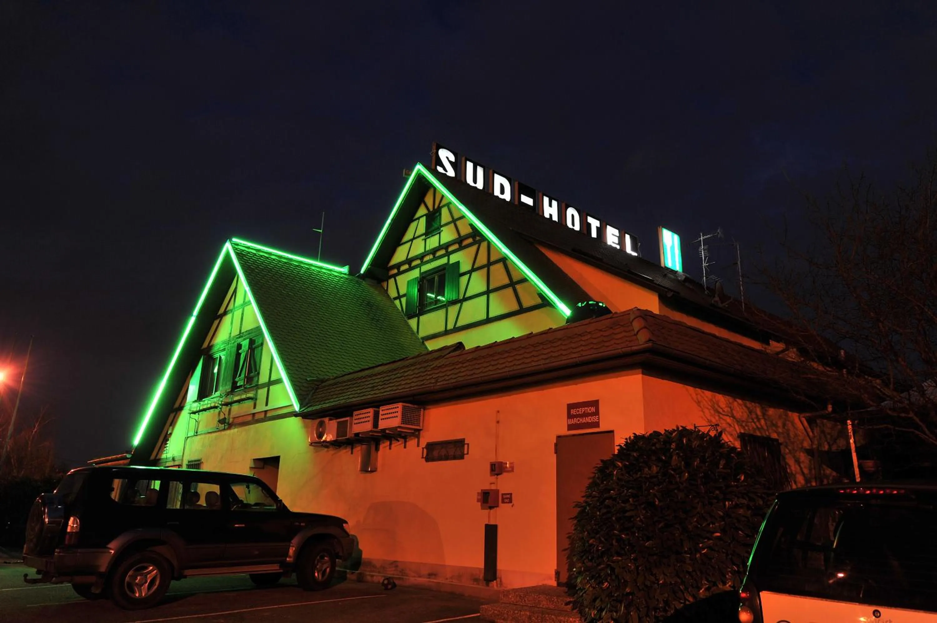 Facade/entrance in Sud Hotel