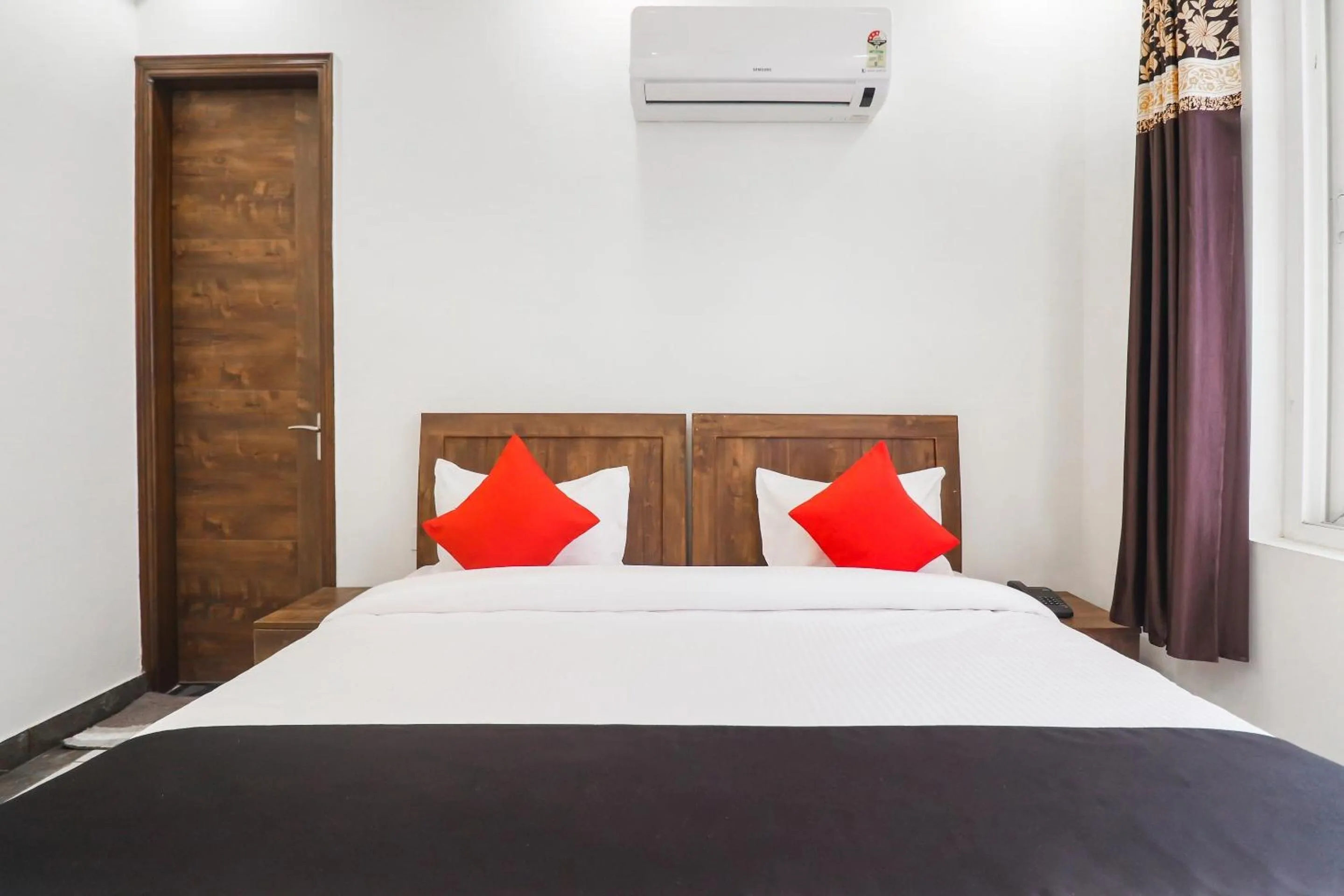 Bedroom in Collection O Green Leaf Residency