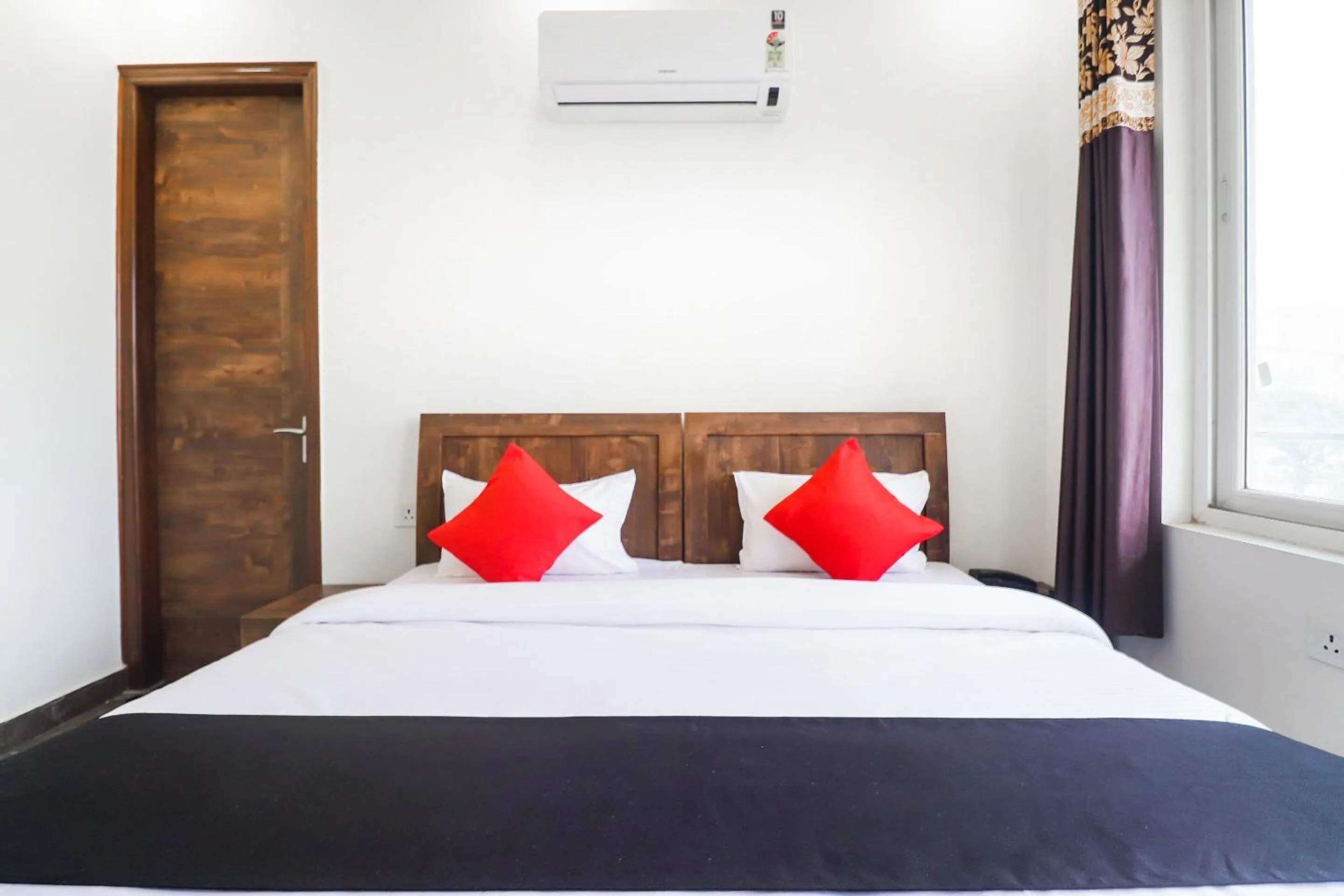 Bedroom in Collection O Green Leaf Residency