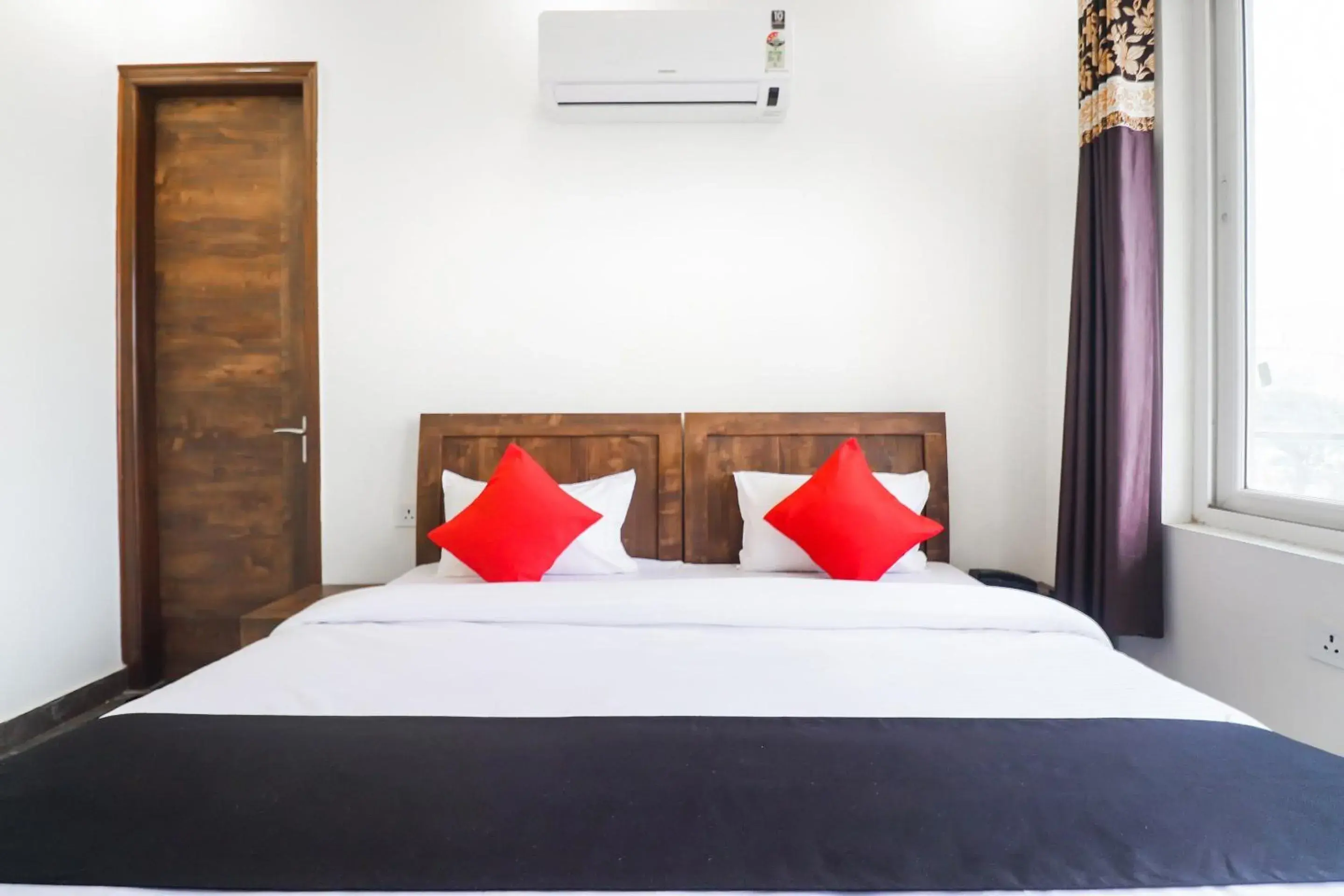 Bedroom, Bed in Collection O Green Leaf Residency Bedroom, Bed in Collection O Green Leaf Residency