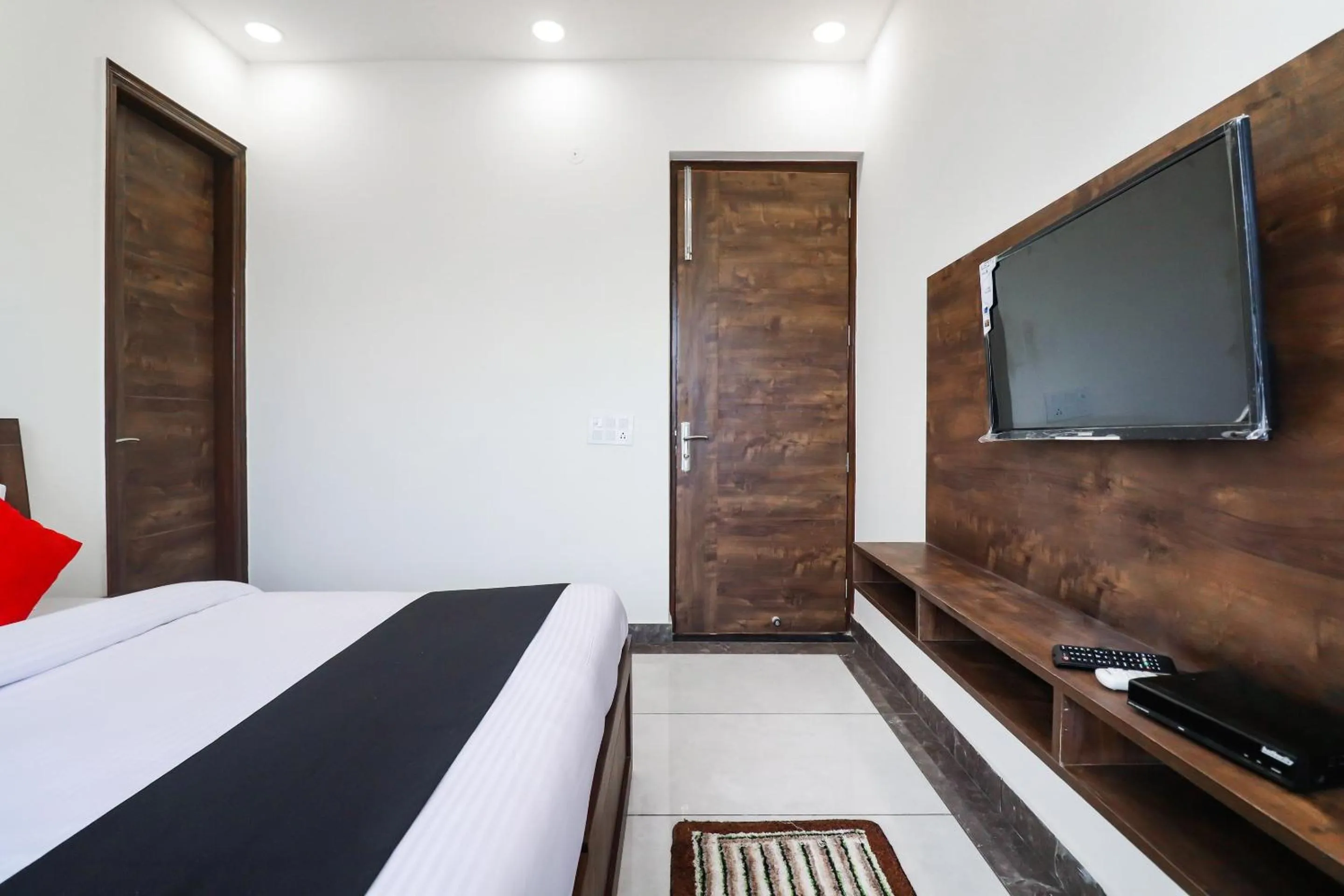 Bedroom in Collection O Green Leaf Residency