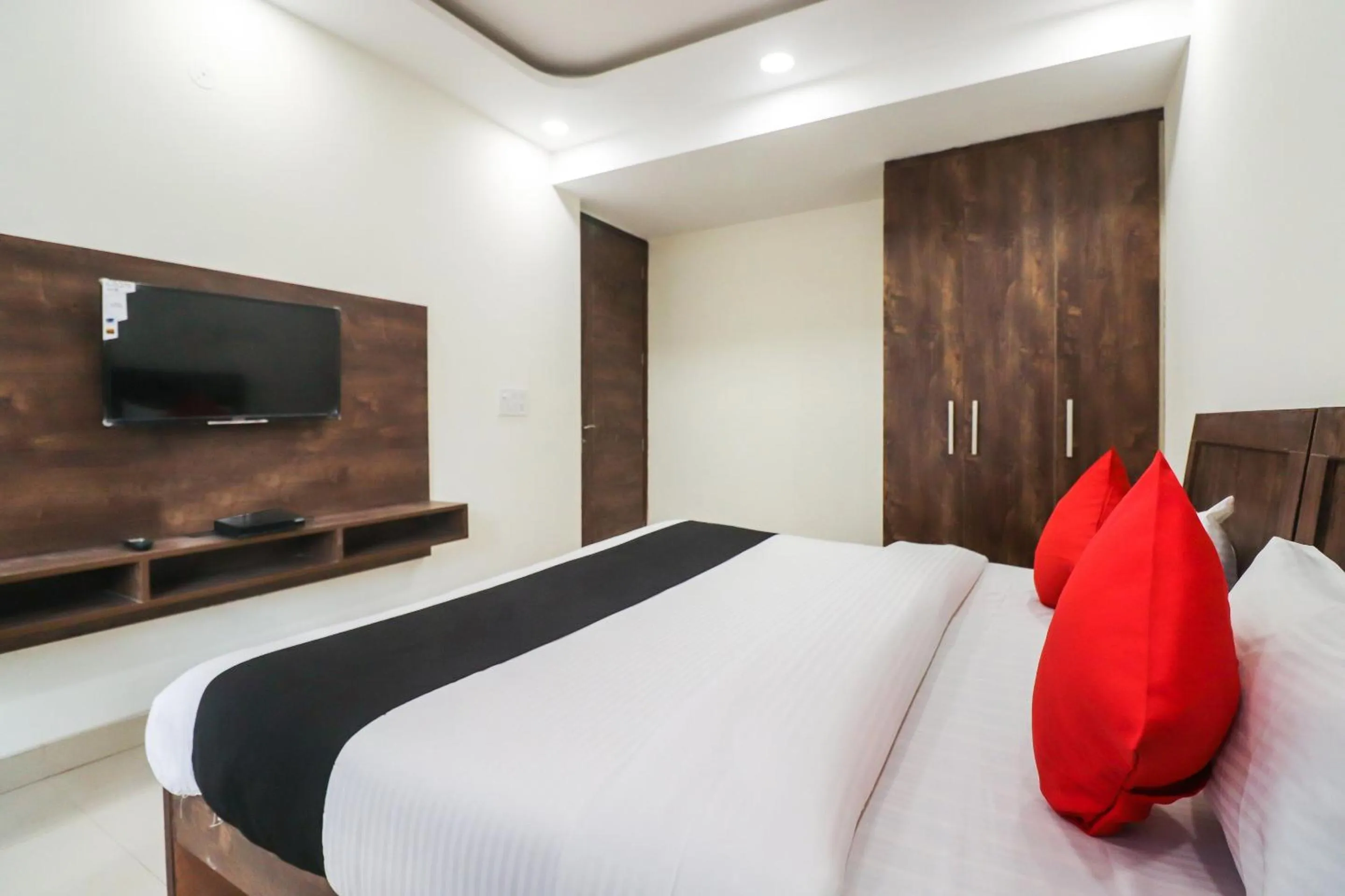 Bedroom in Collection O Green Leaf Residency