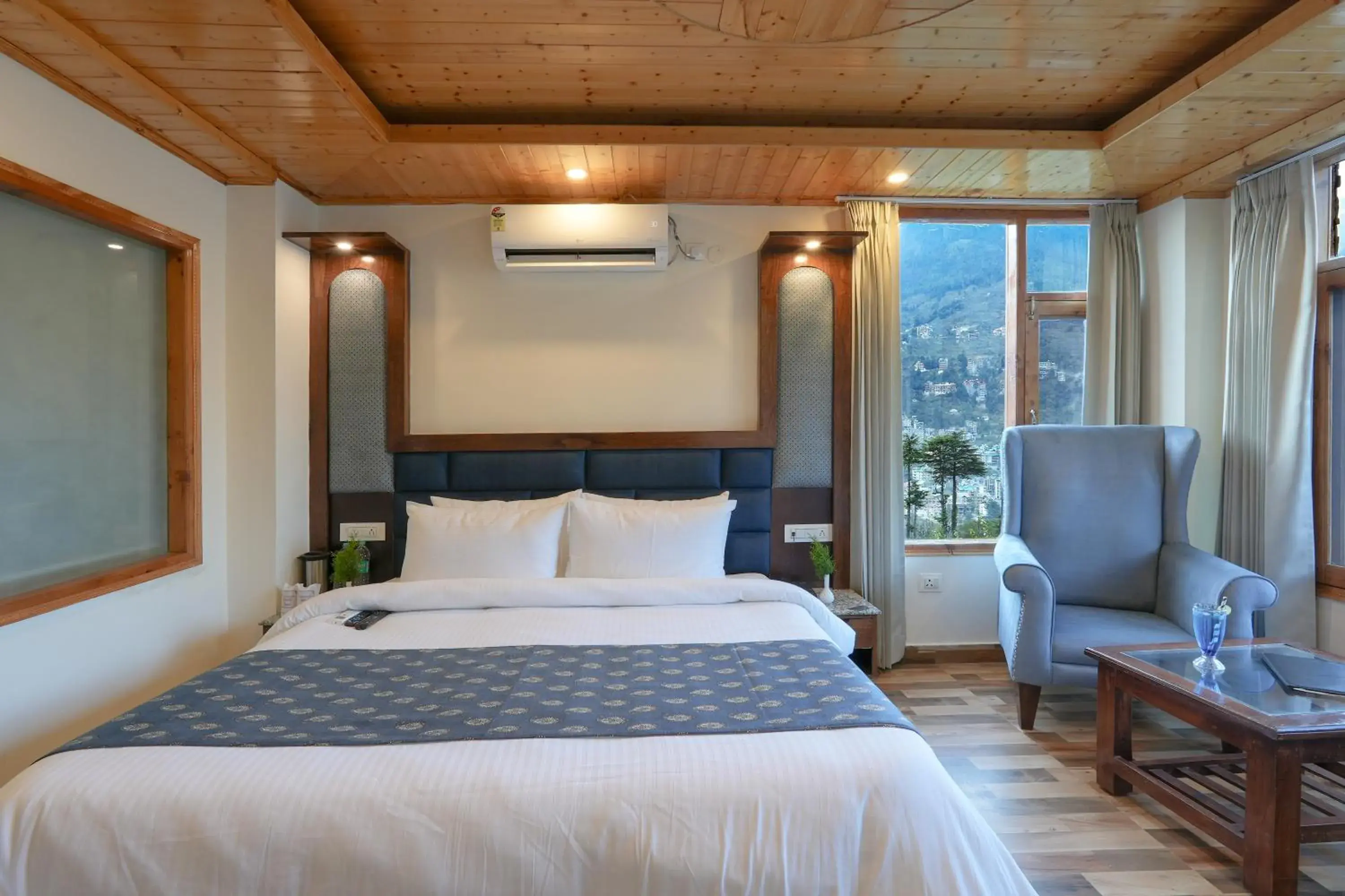 Bed in Snow City's Montana Blues Resort Manali - Heated & Air-Cooled Stay Bed in Snow City's Montana Blues Resort Manali - Heated & Air-Cooled Stay