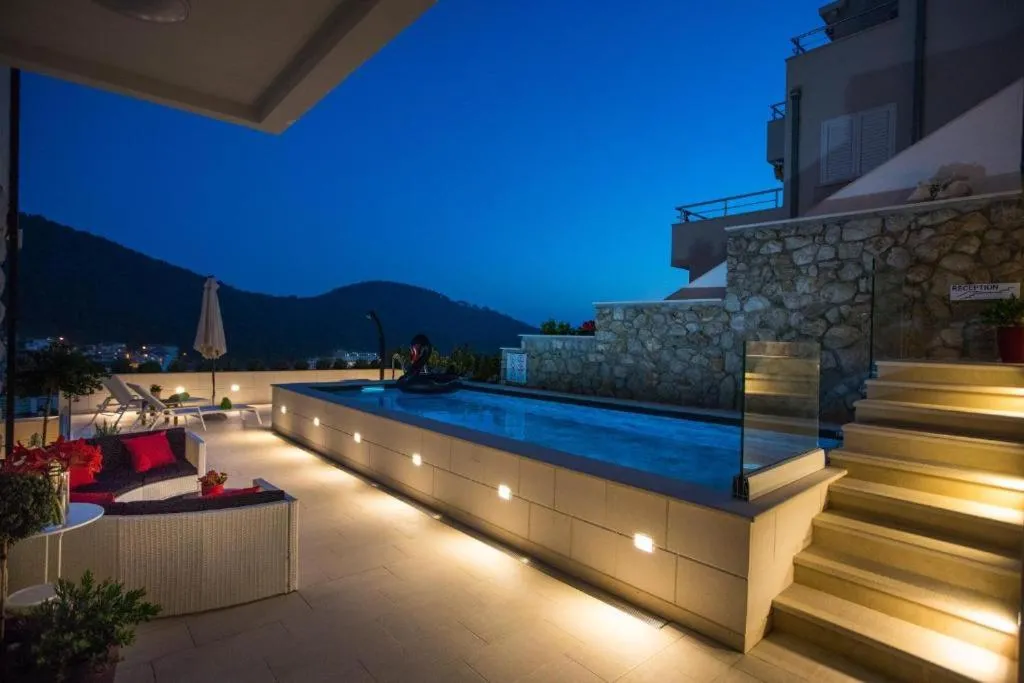 Swimming pool in Villa Boro 4