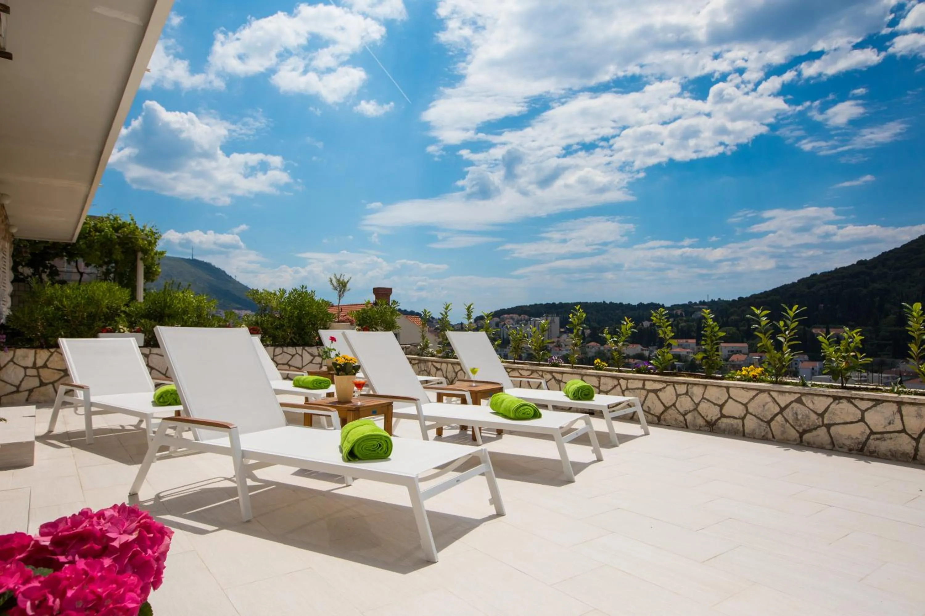 Property building in Villa Boro 4