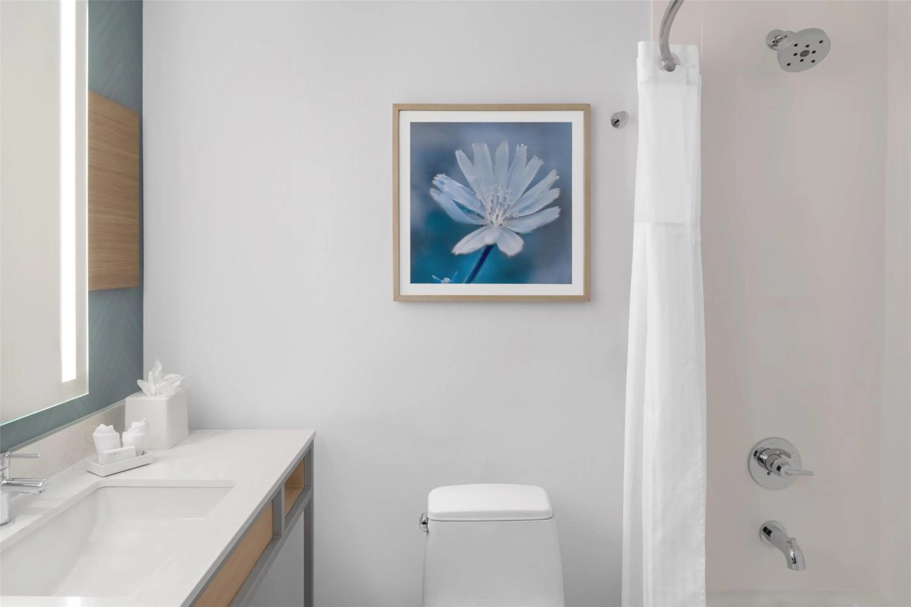 Bathroom in Hilton Garden Inn Queens JFK