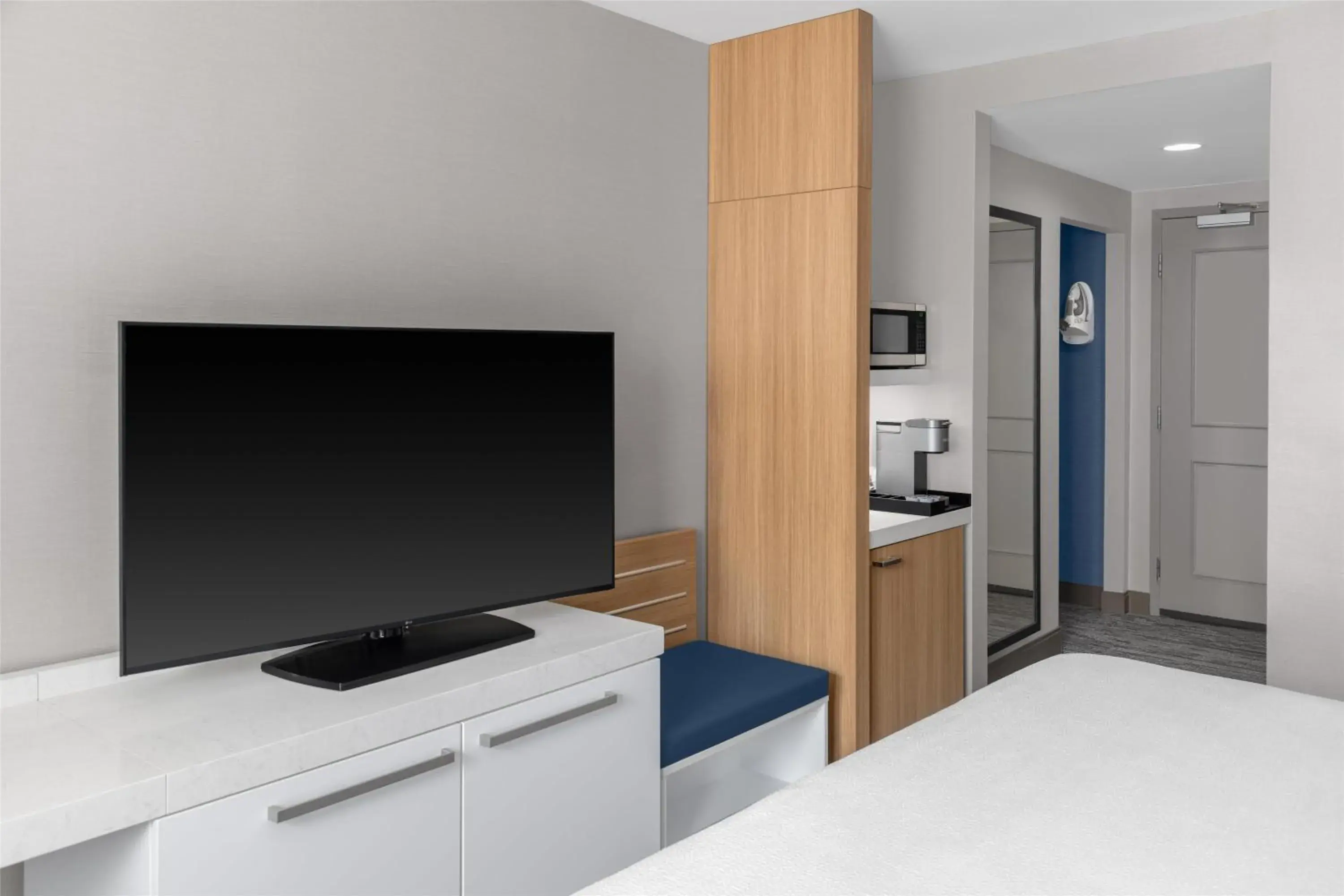 Bed in Hilton Garden Inn Queens JFK Bed in Hilton Garden Inn Queens JFK