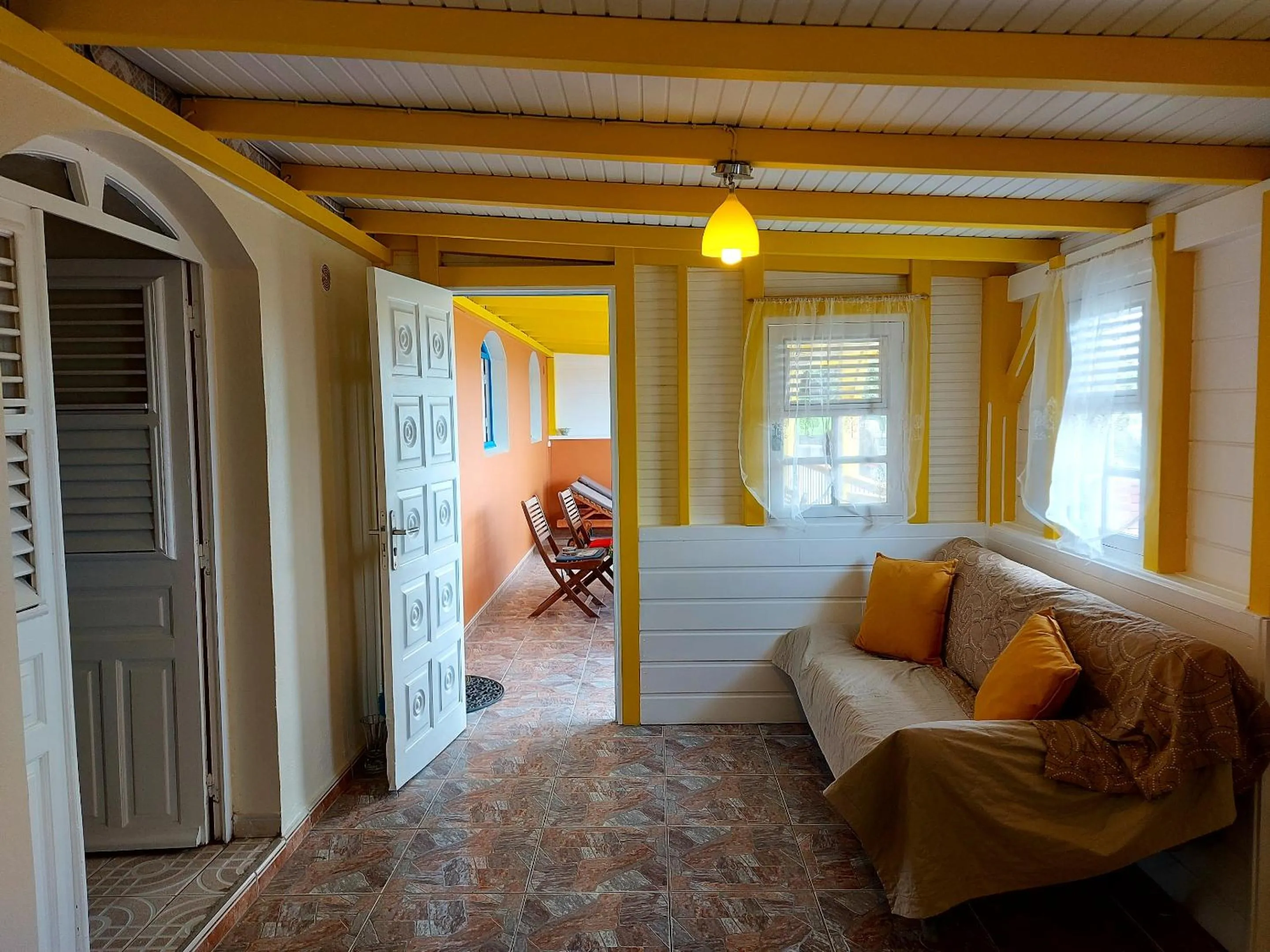 Facade/entrance, Bed in Maison charmante à Le Diamant avec vue sur mer et jardin
