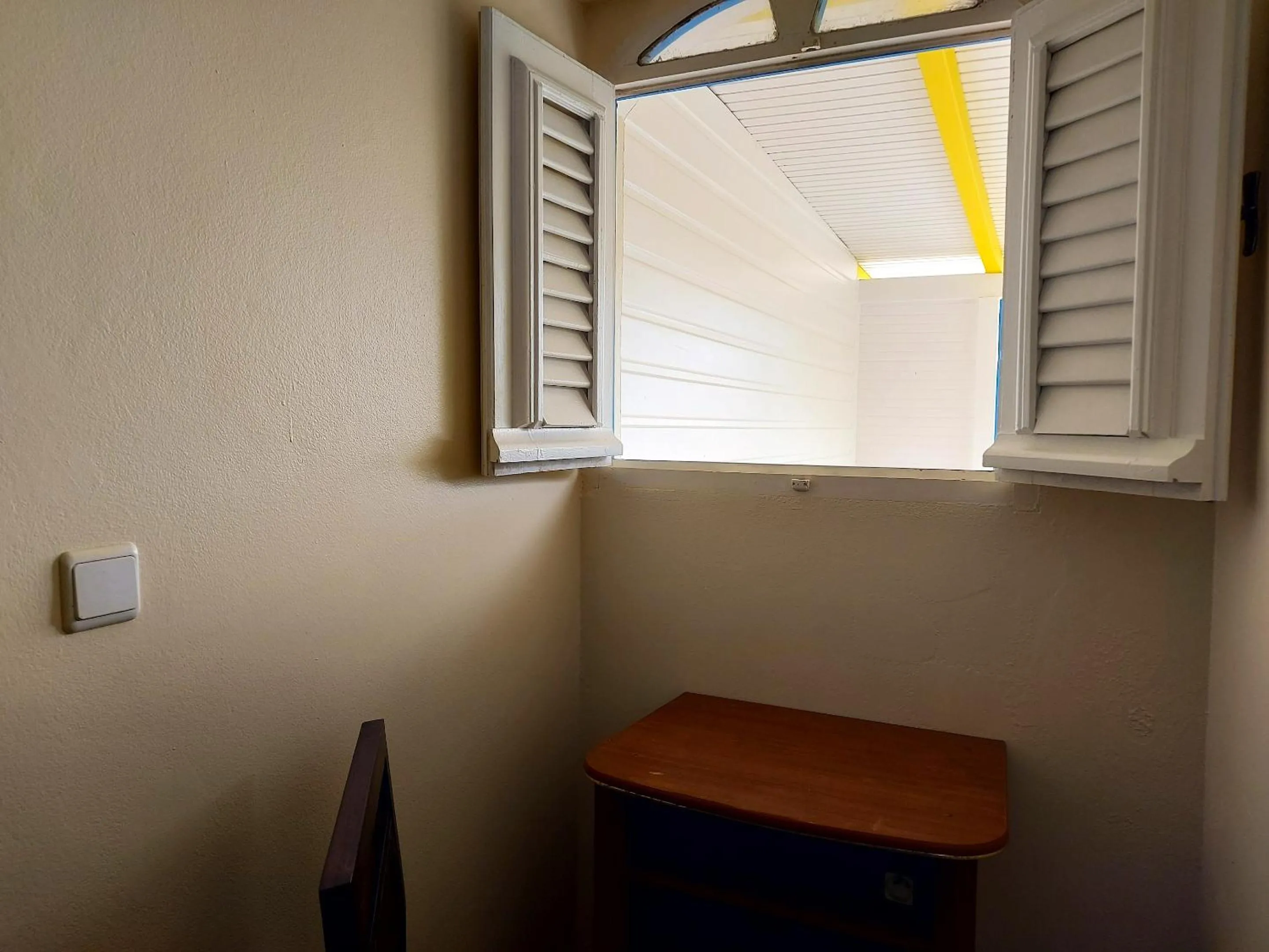 Photo of the whole room in Maison charmante à Le Diamant avec vue sur mer et jardin
