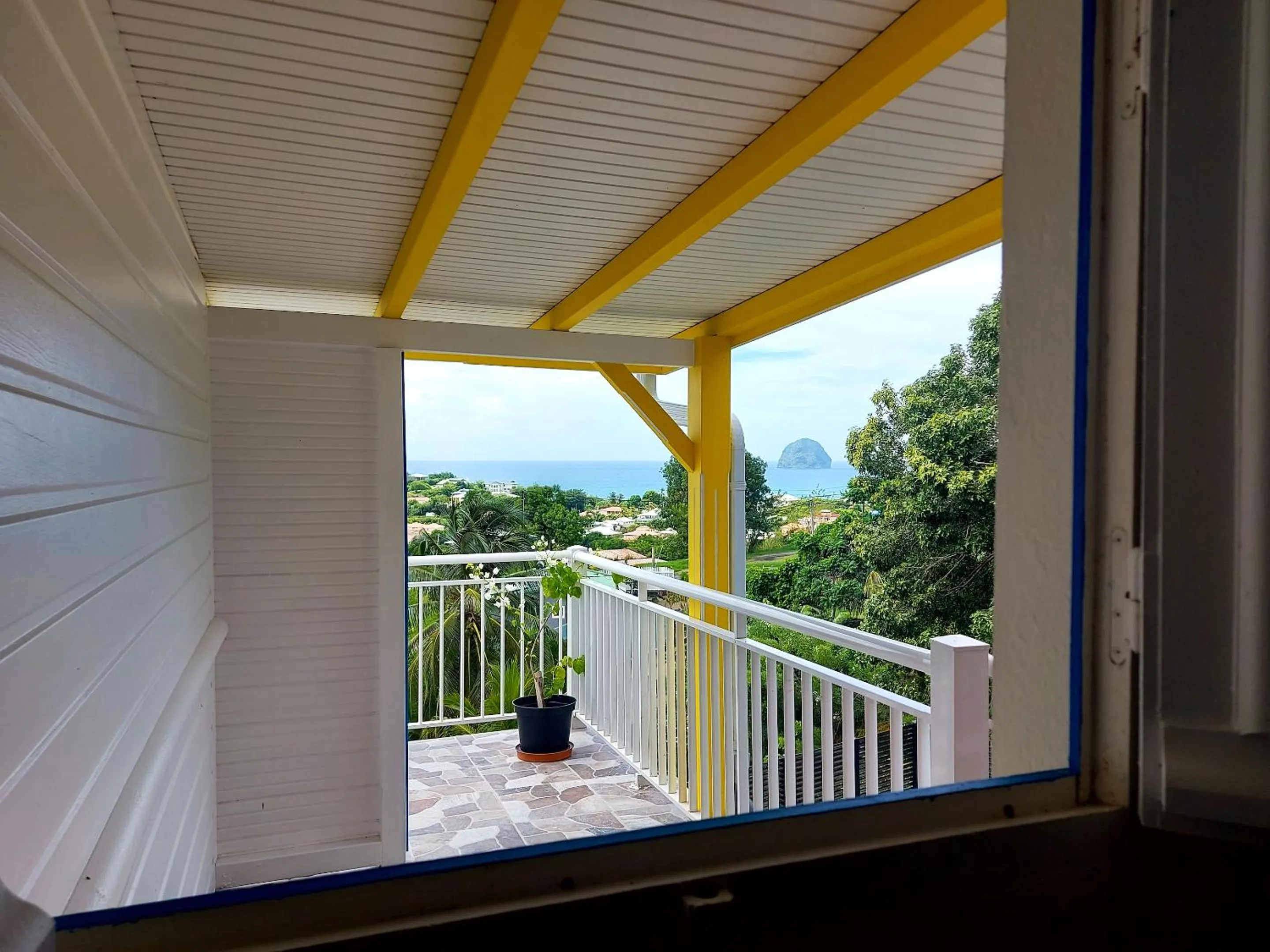 Sea view in Maison charmante à Le Diamant avec vue sur mer et jardin
