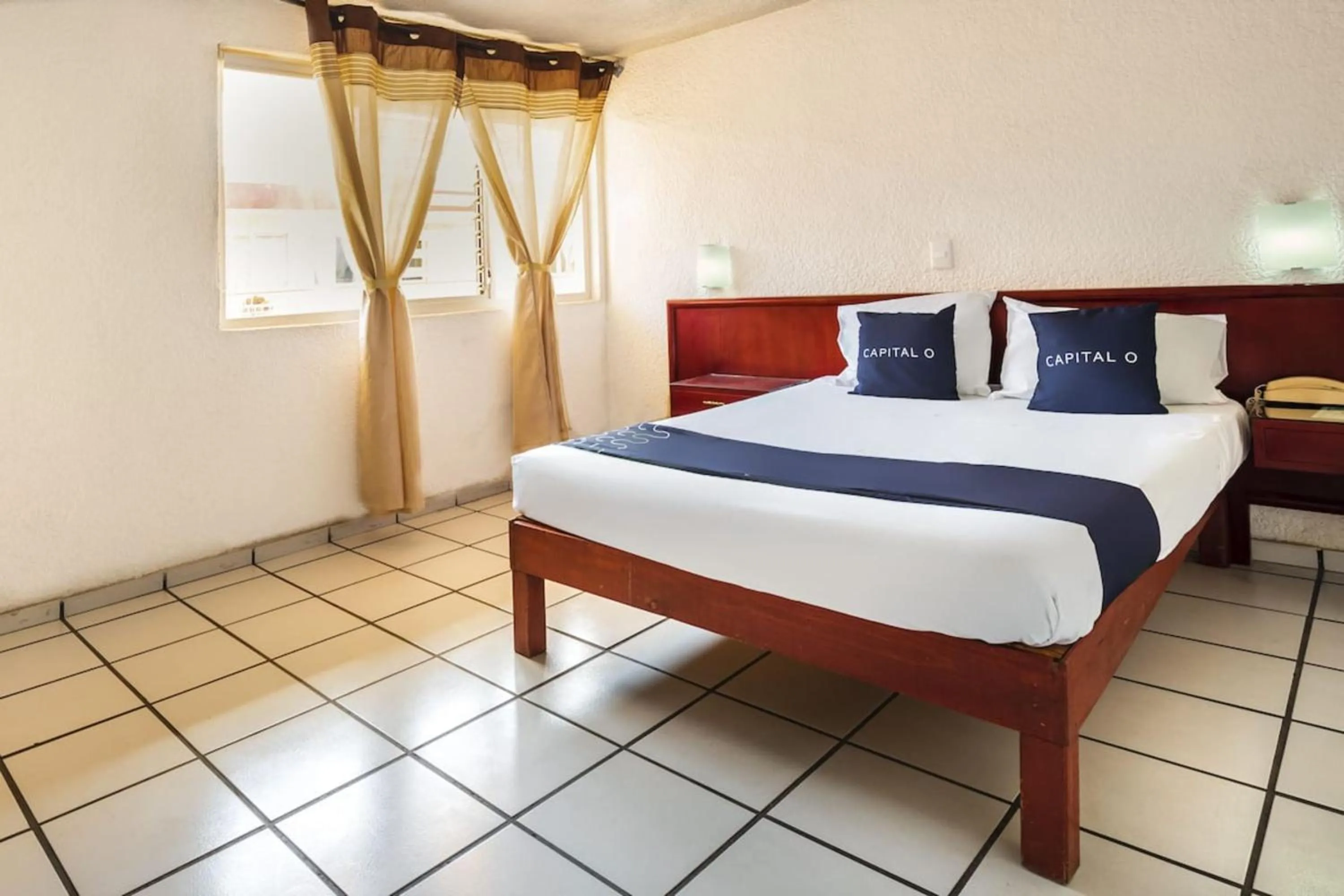 Bedroom, Bed in Capital O Colón, Ciudad Guzmán Jalisco