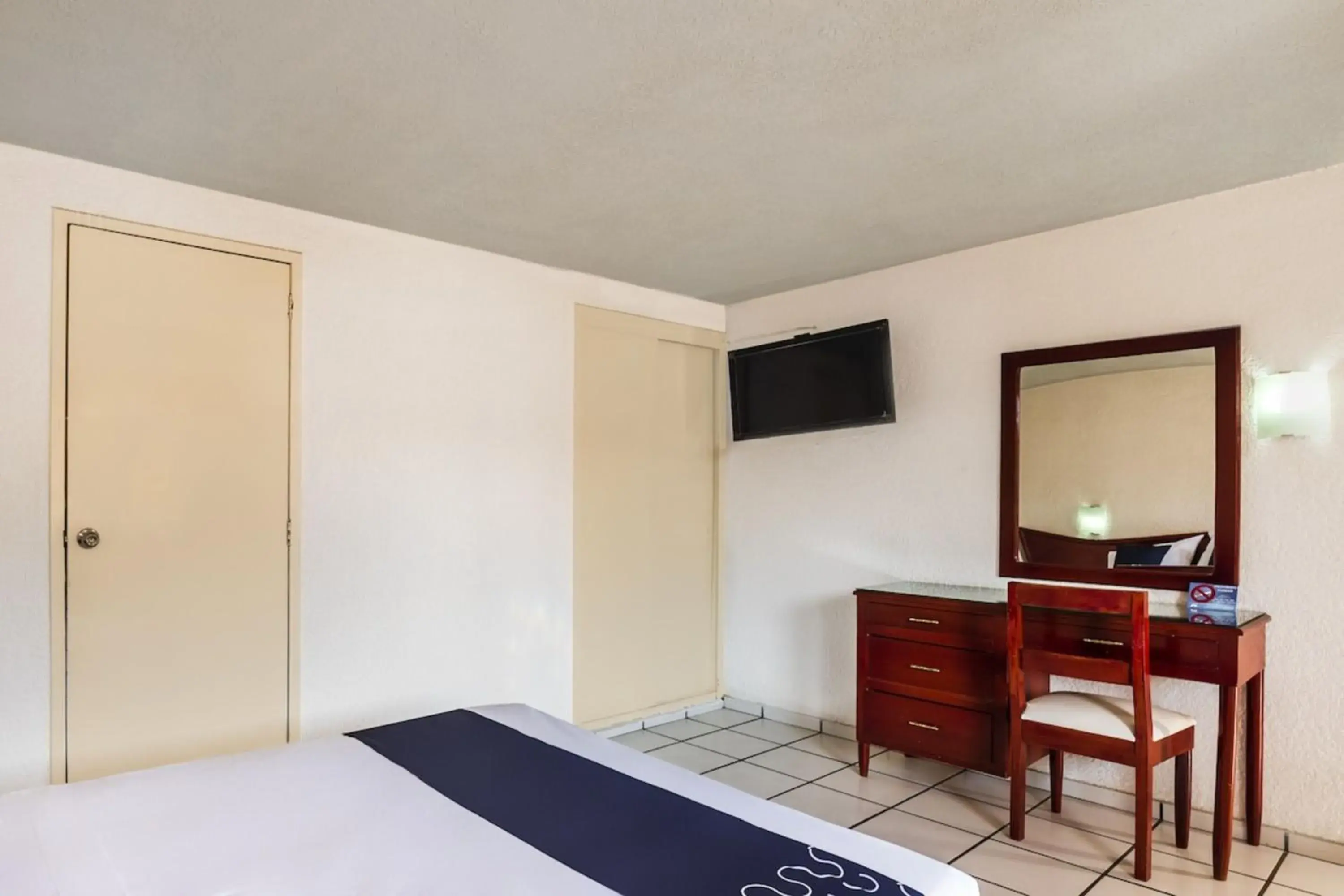 Bedroom, Bed in Capital O Colón, Ciudad Guzmán Jalisco Bedroom, Bed in Capital O Colón, Ciudad Guzmán Jalisco