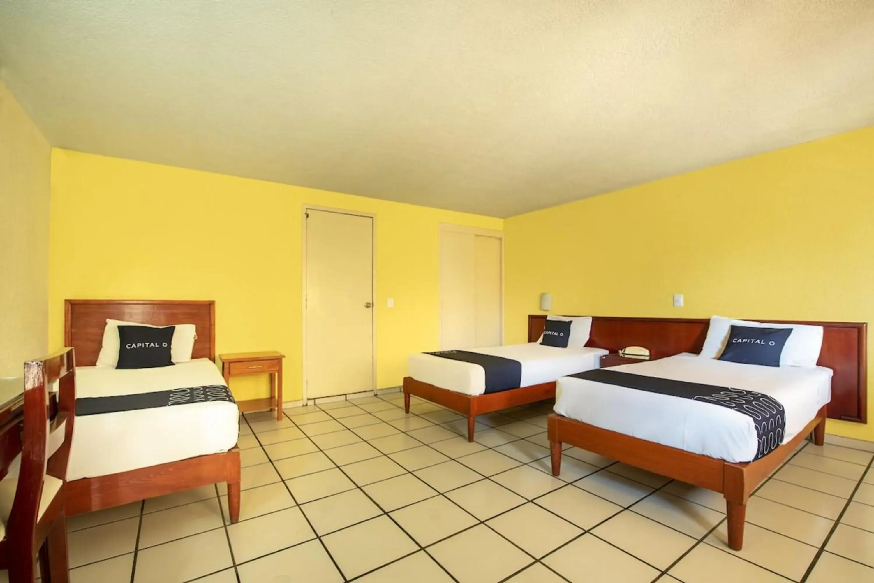 Standard Triple in Capital O Colón, Ciudad Guzmán Jalisco Standard Triple in Capital O Colón, Ciudad Guzmán Jalisco