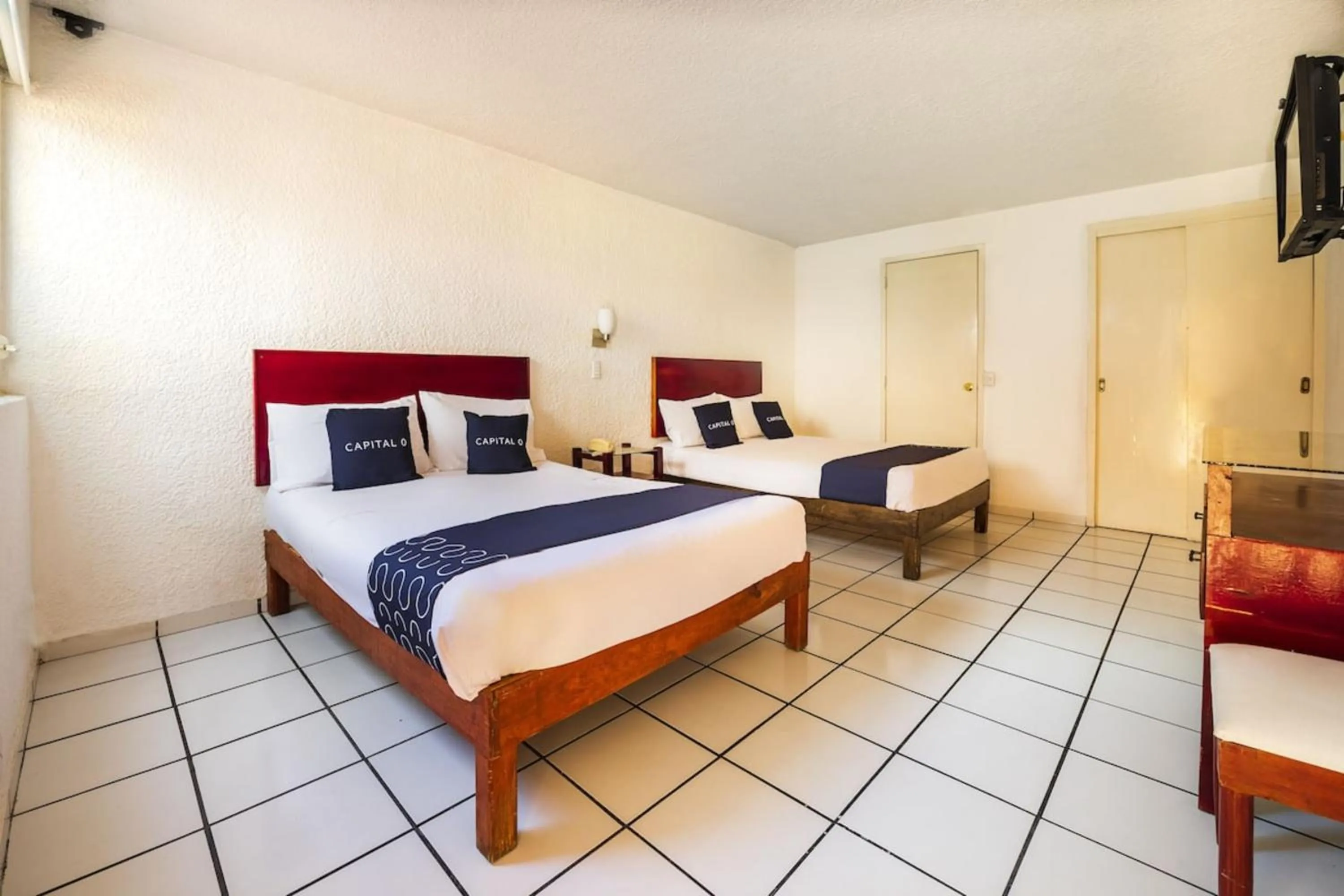 Bedroom, Bed in Capital O Colón, Ciudad Guzmán Jalisco