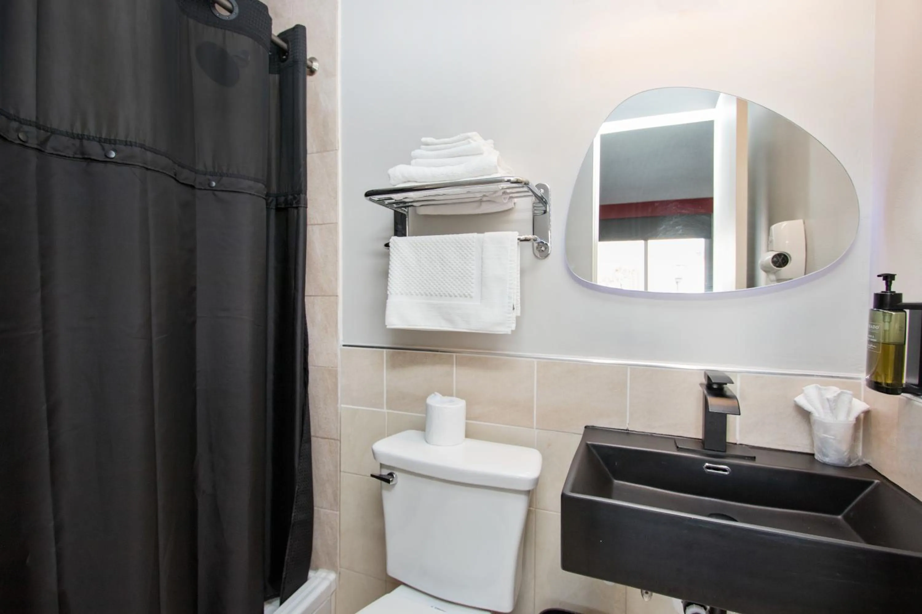 Shower in Royal Pagoda Motel Dodger Stadium