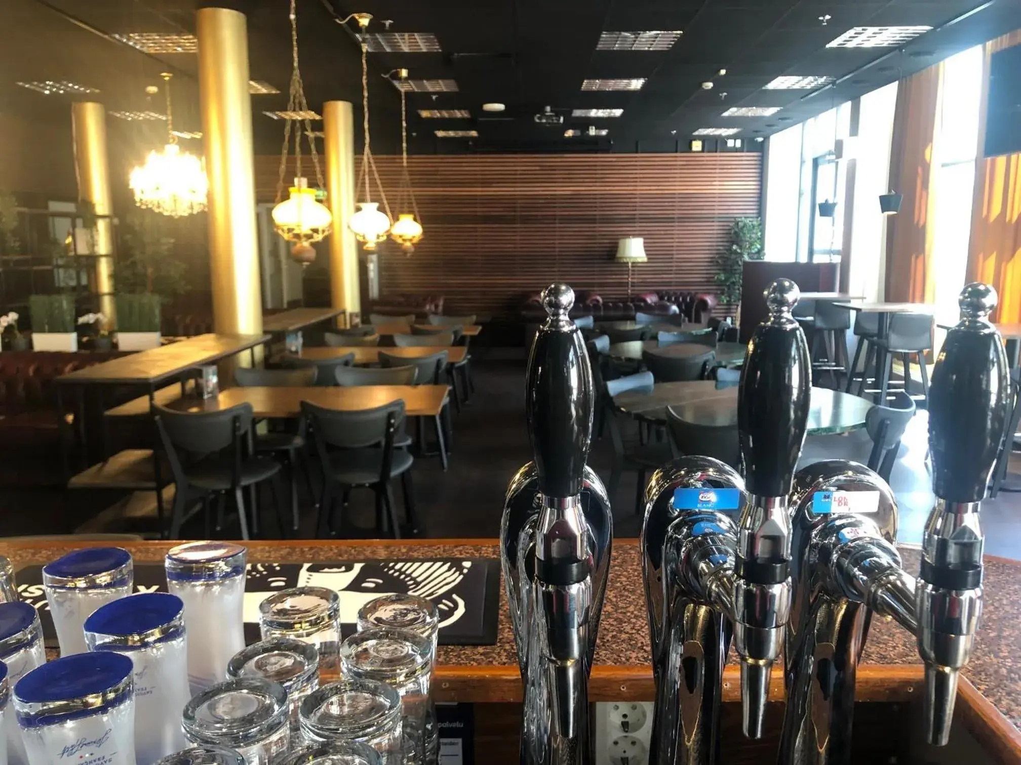 Lounge or bar in West Side Hotel Lounge or bar in West Side Hotel