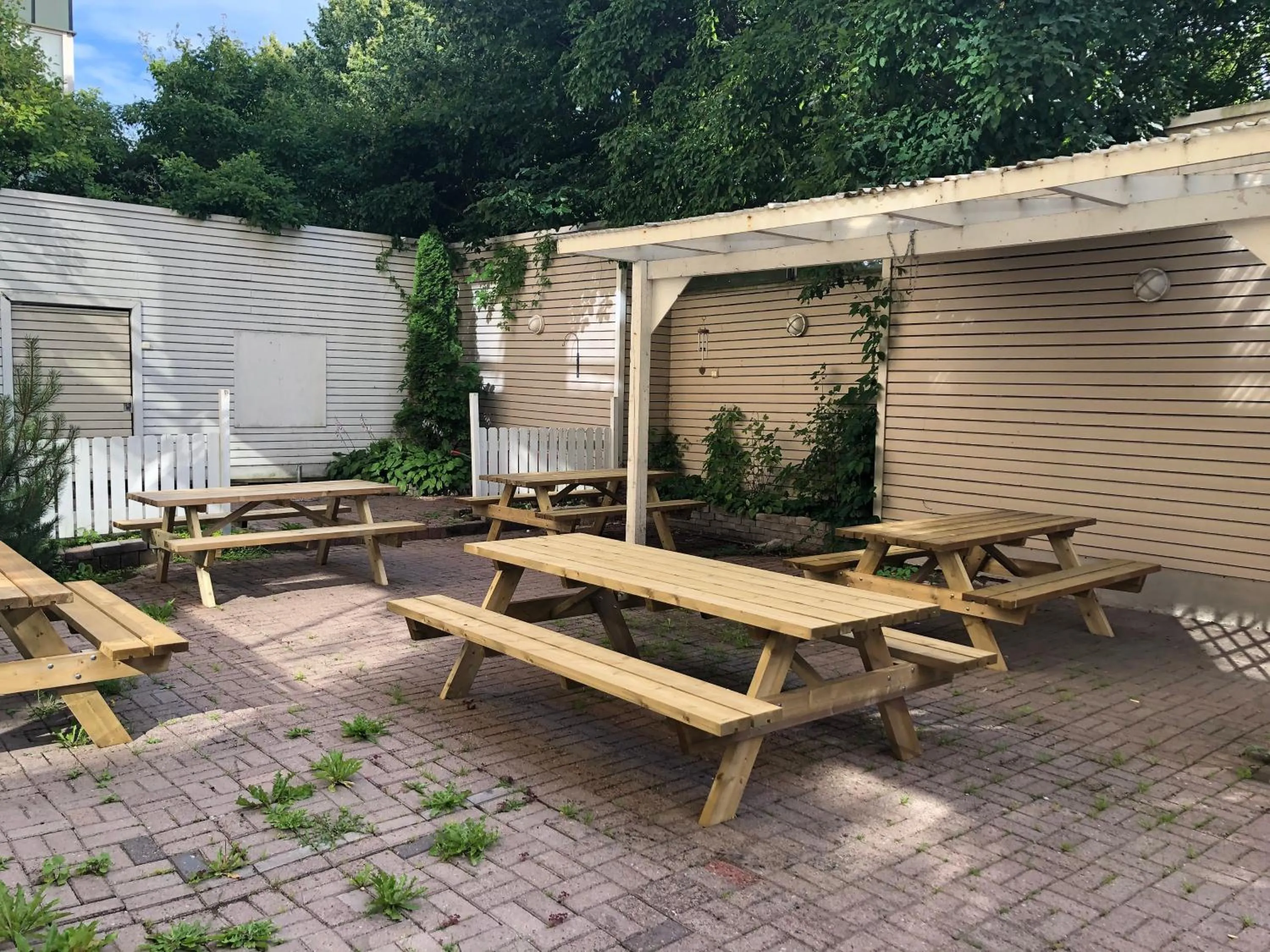 Patio in West Side Hotel