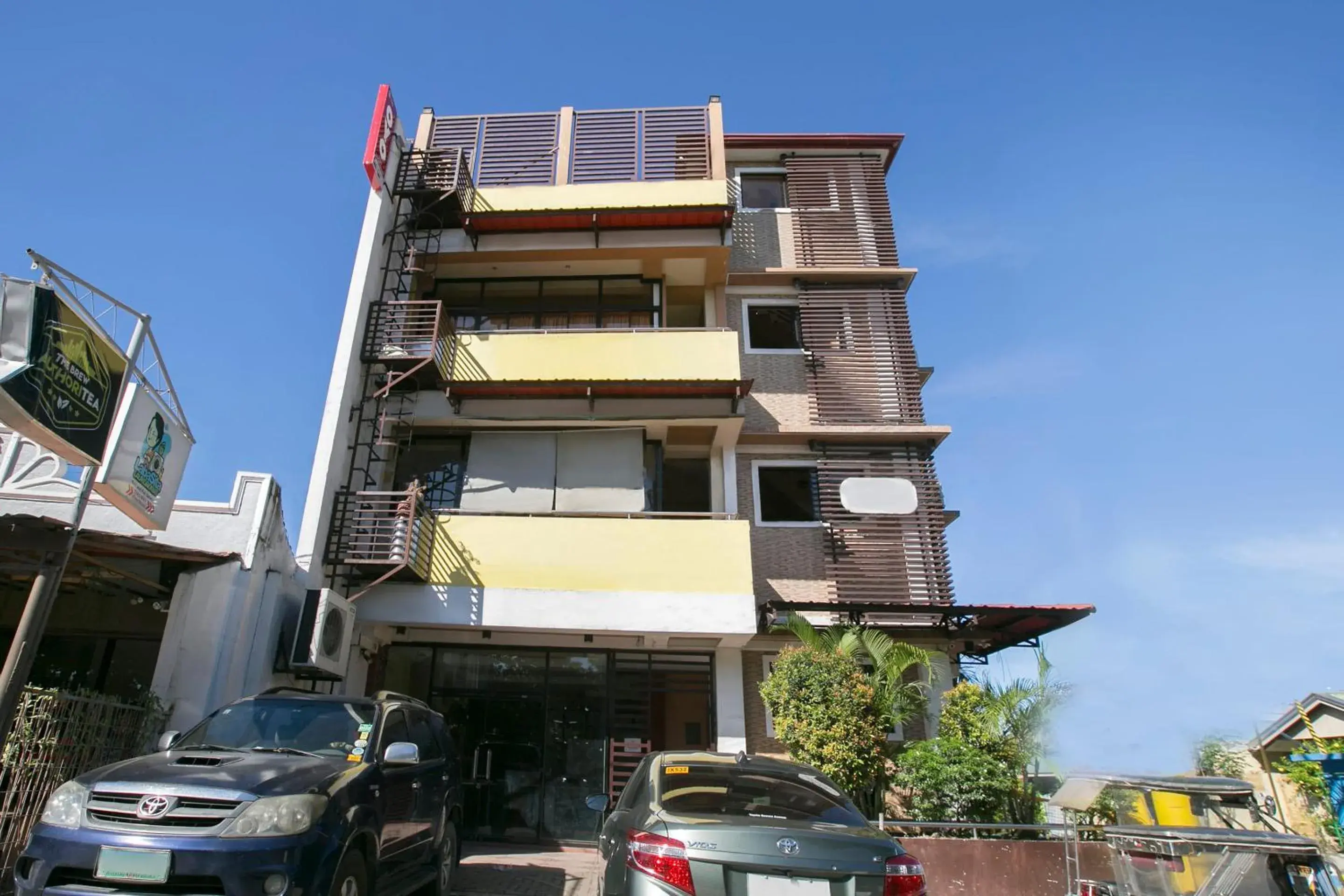 Facade/entrance in Rjat Guesthouse Facade/entrance in Rjat Guesthouse