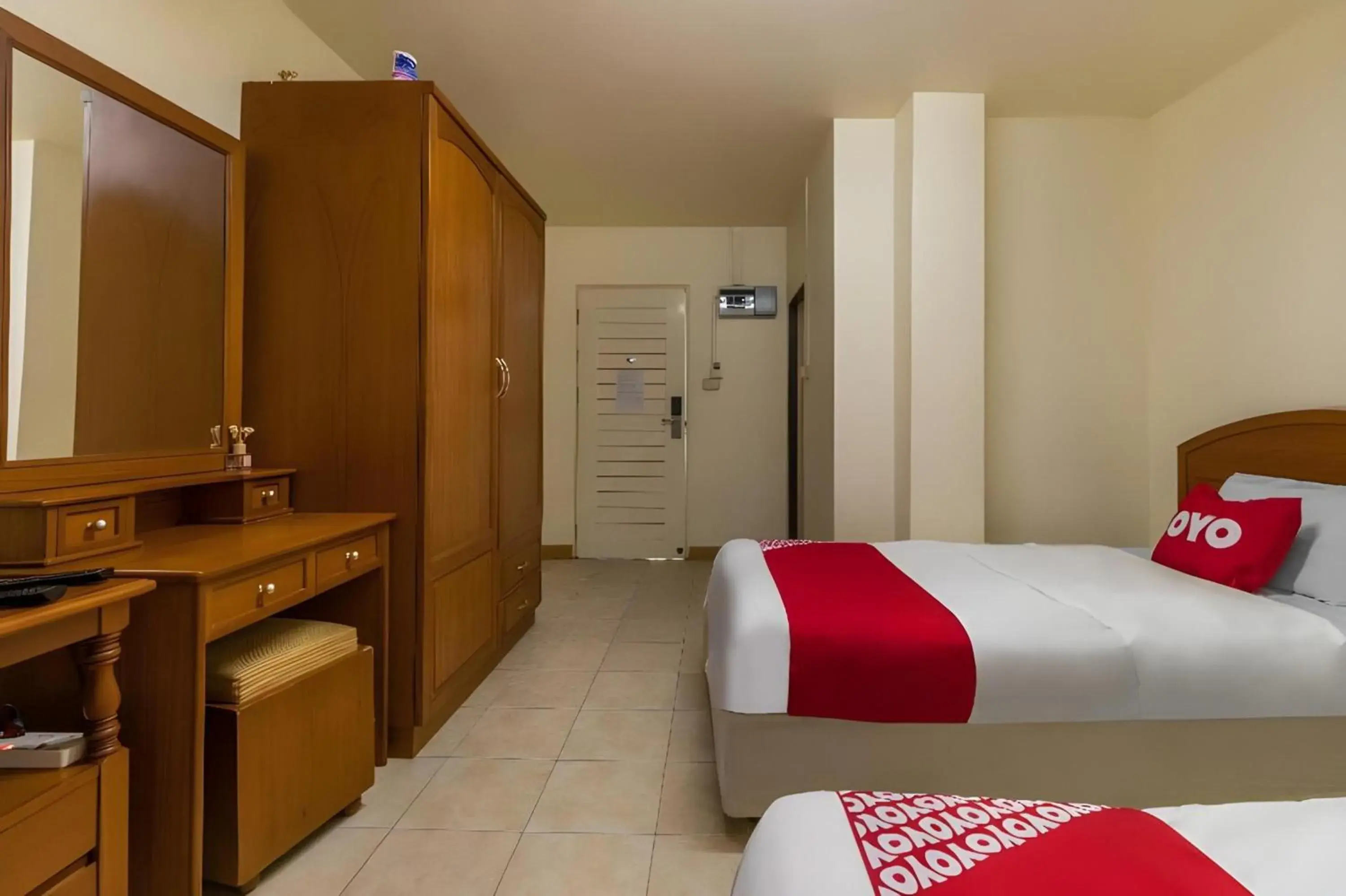 Bedroom, Bed in OYO 583 Sweethome Guest House Bedroom, Bed in OYO 583 Sweethome Guest House