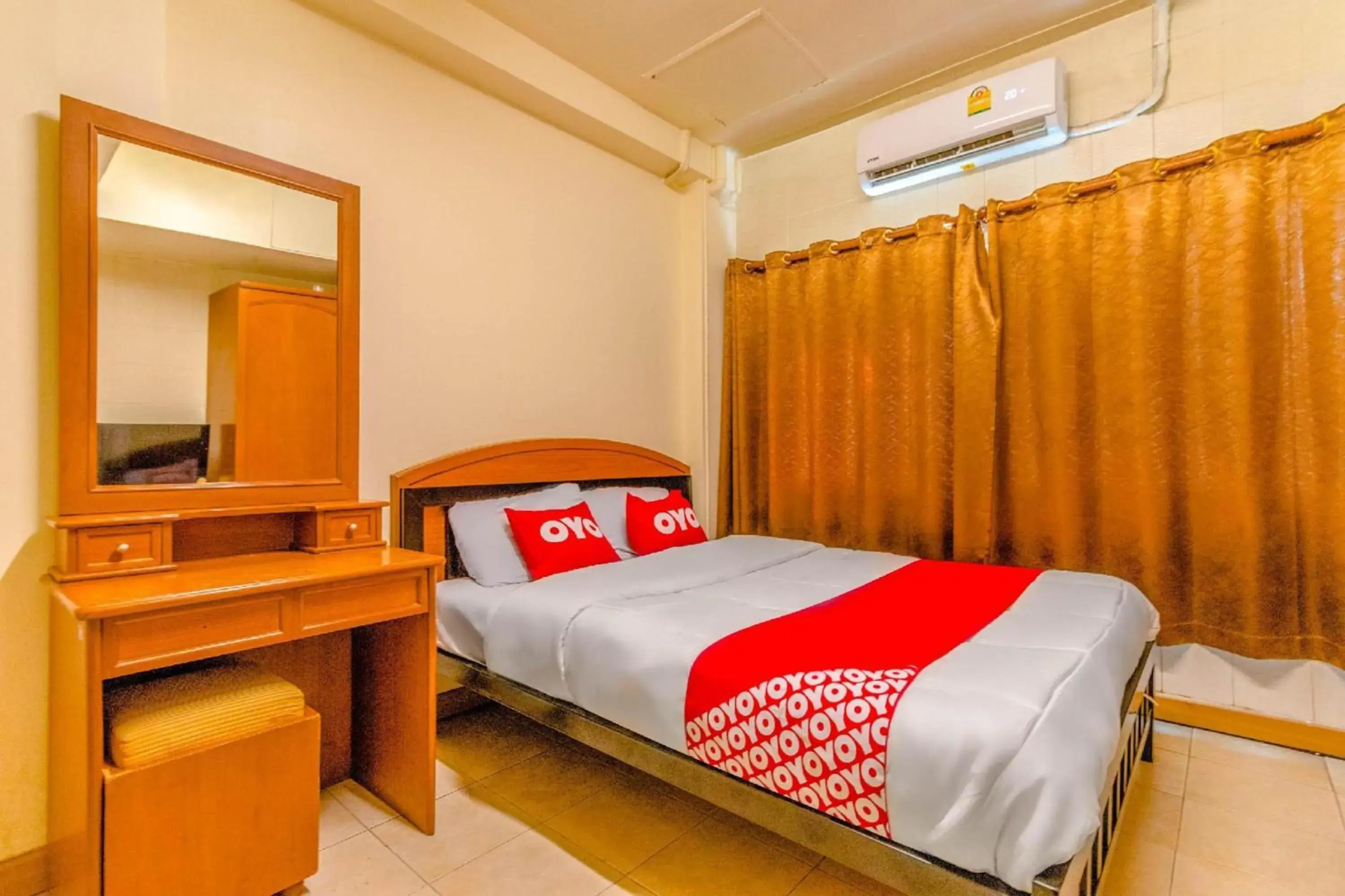 Bedroom, Bed in OYO 583 Sweethome Guest House Bedroom, Bed in OYO 583 Sweethome Guest House