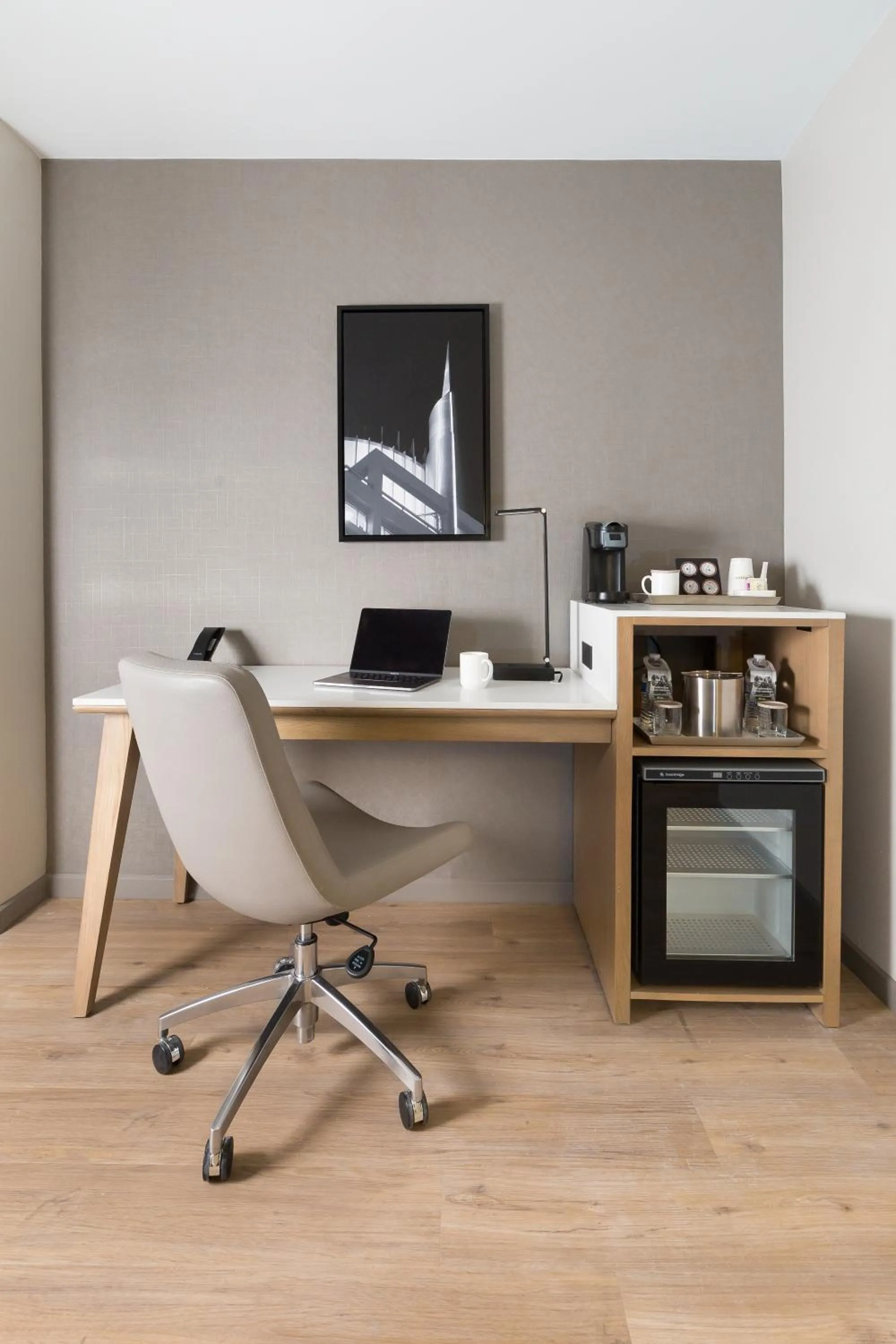 Business facilities in Radisson Hotel Phoenix Airport