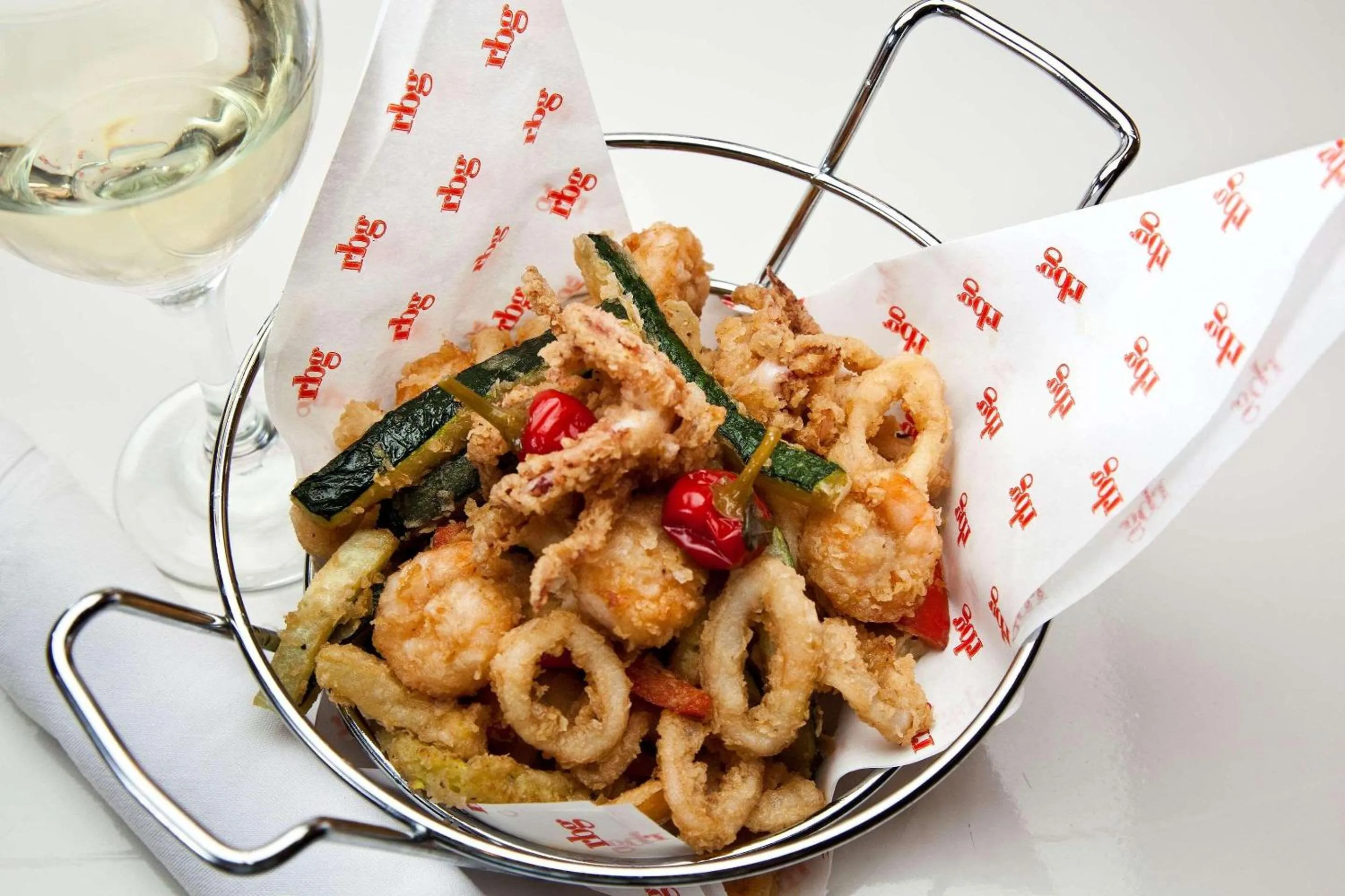 Restaurant/places to eat in Radisson Hotel Phoenix Airport