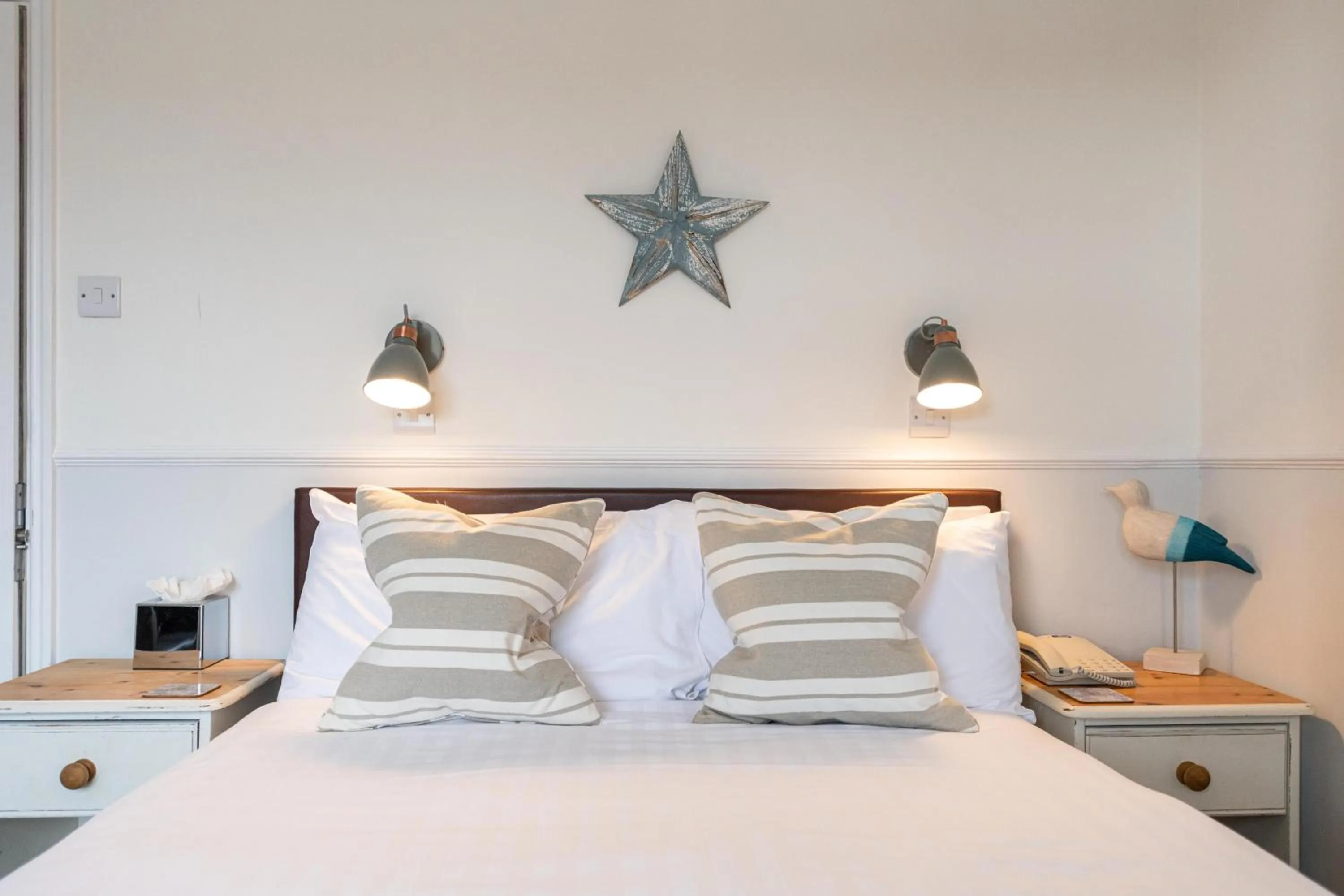 Bed in The Kingswood Hotel