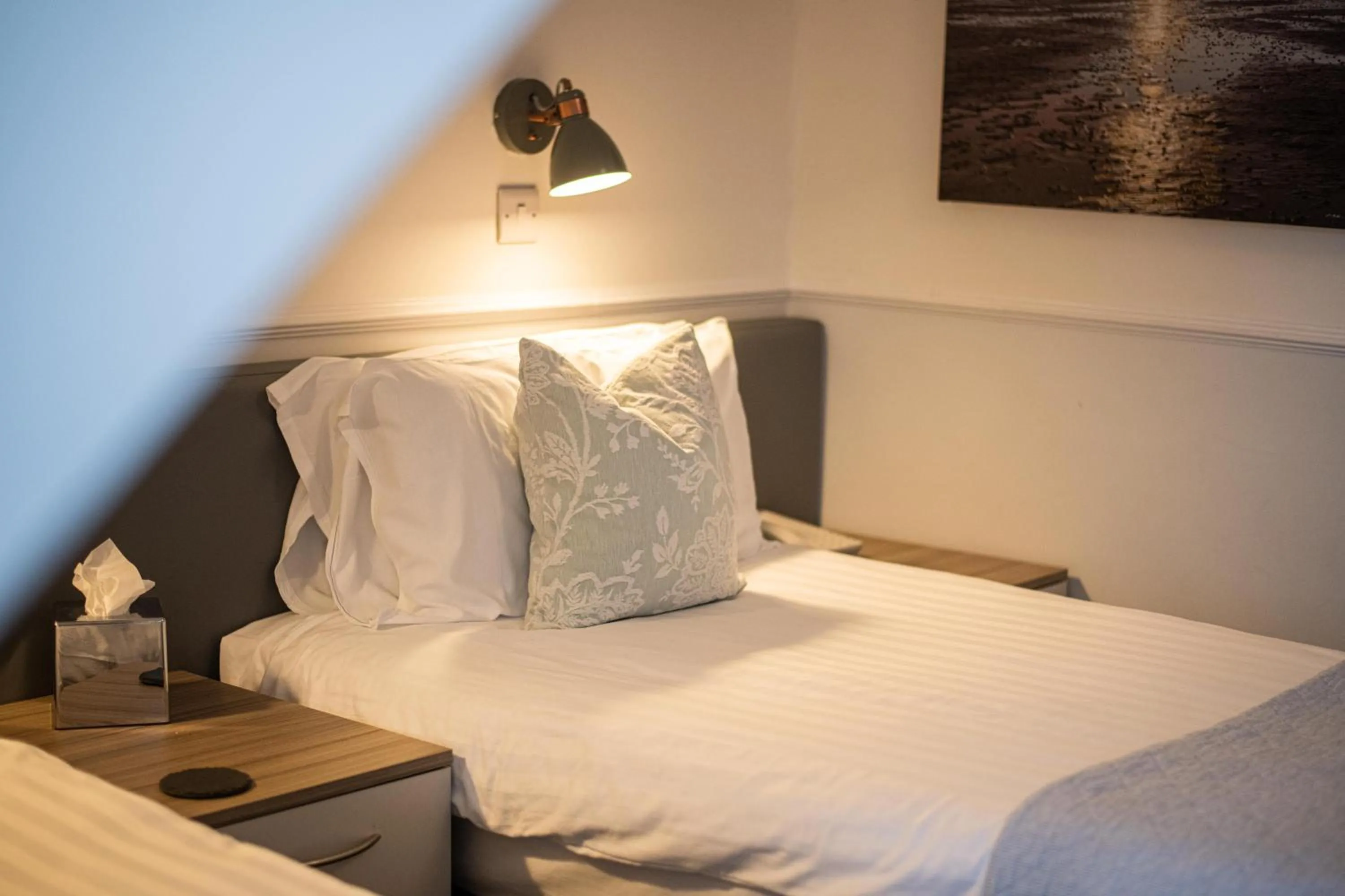 Bed in The Kingswood Hotel