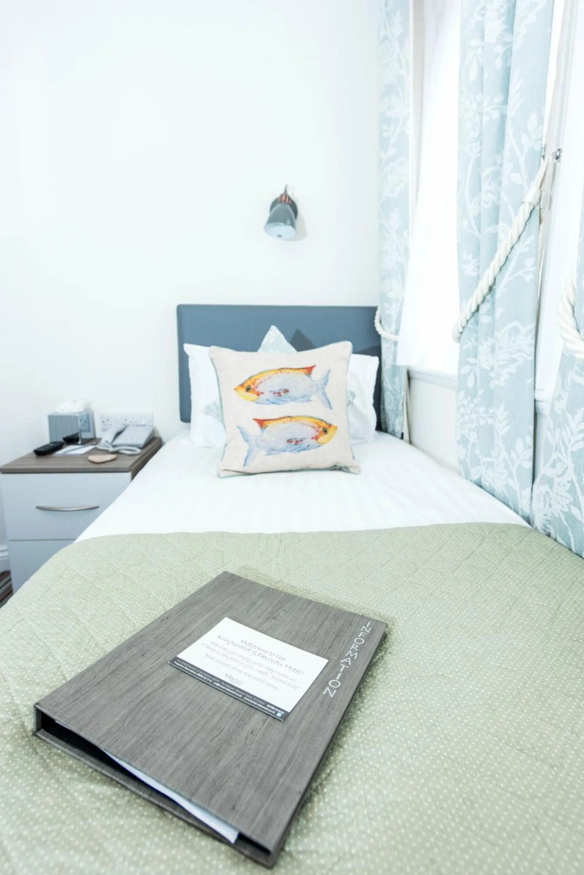 Bedroom, Bed in The Kingswood Hotel