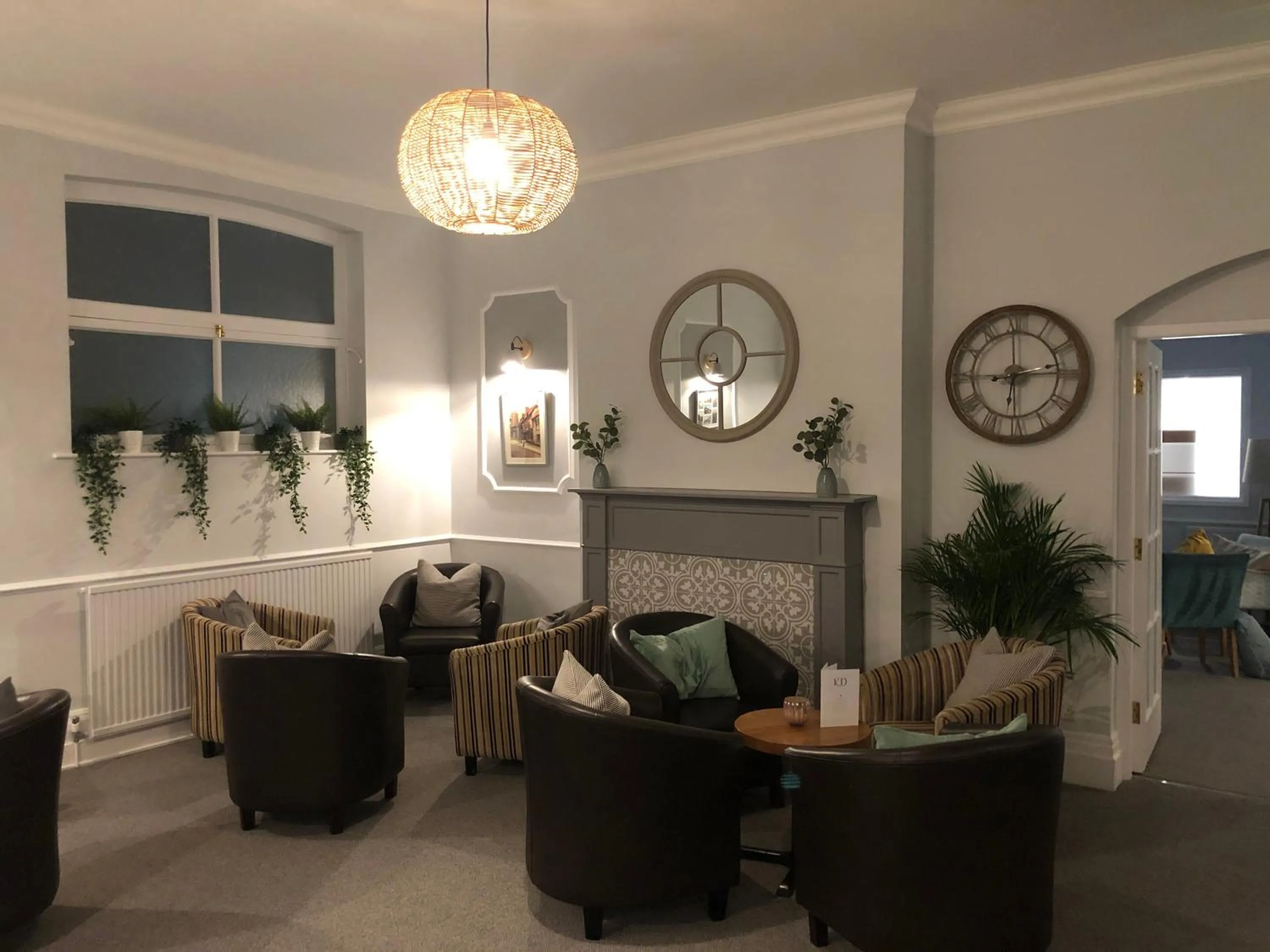 Living room in The Kingswood Hotel