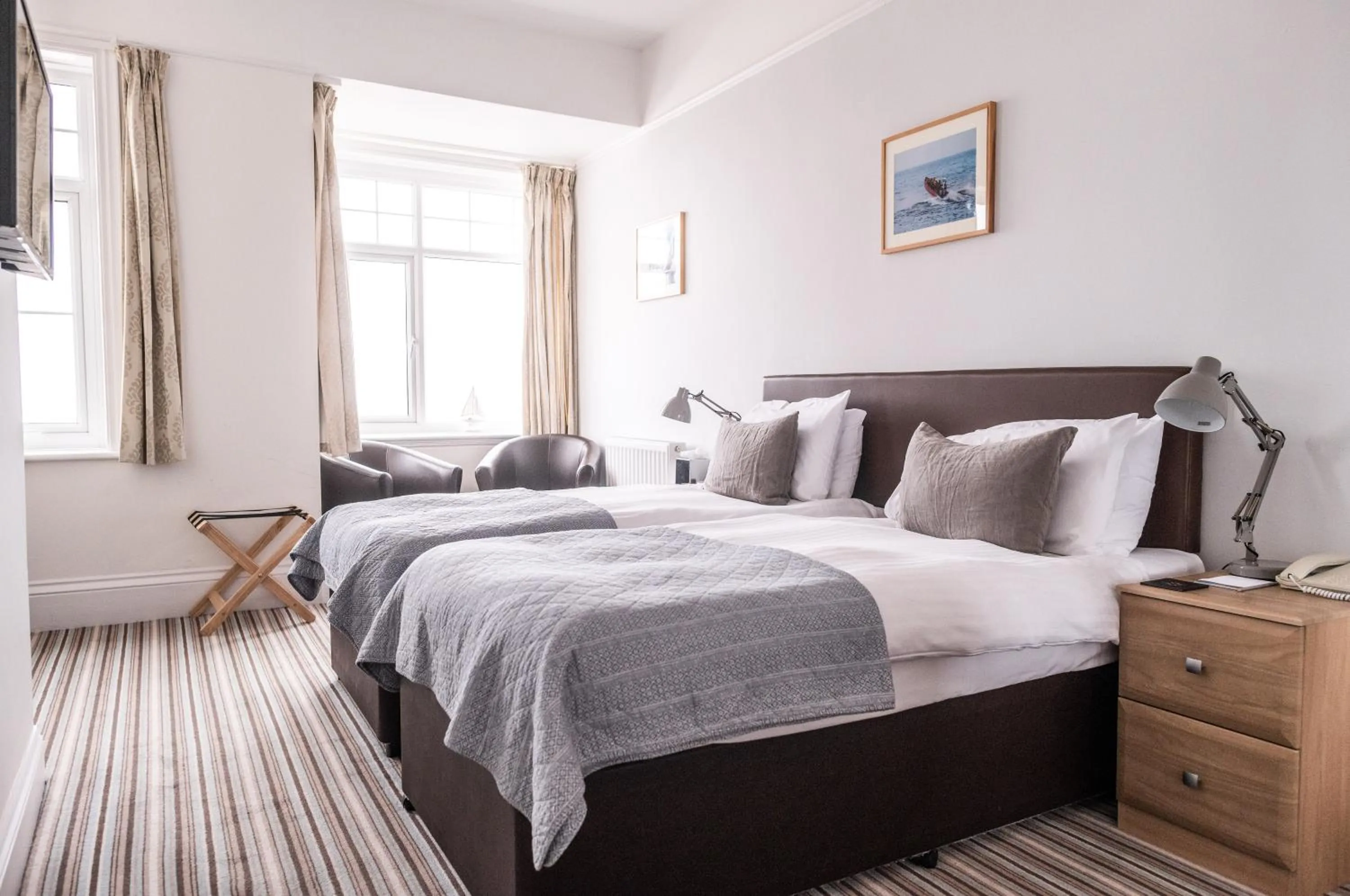 Bed in The Kingswood Hotel