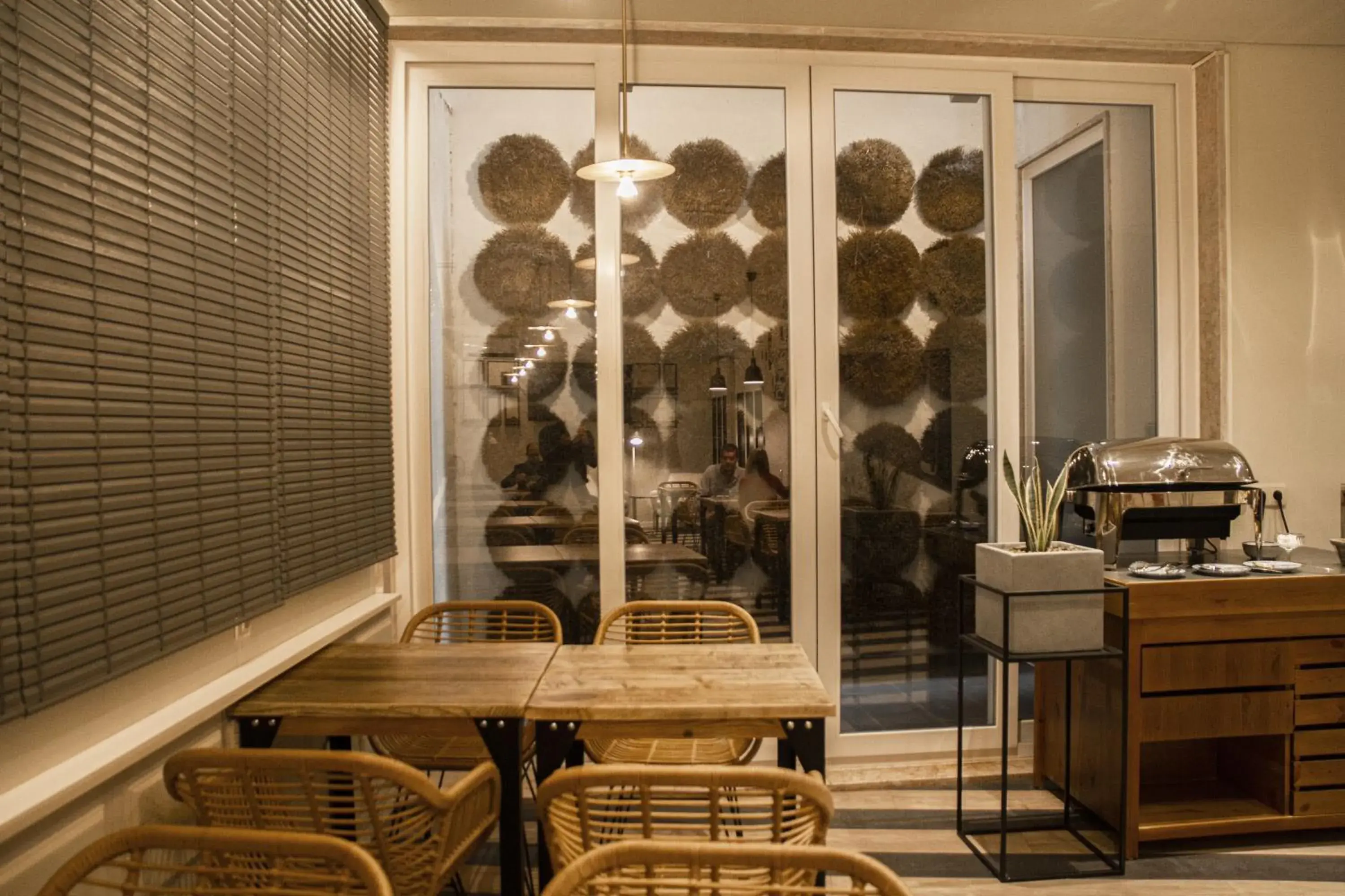 Restaurant/places to eat in room Select Liberdade Restaurant/places to eat in room Select Liberdade