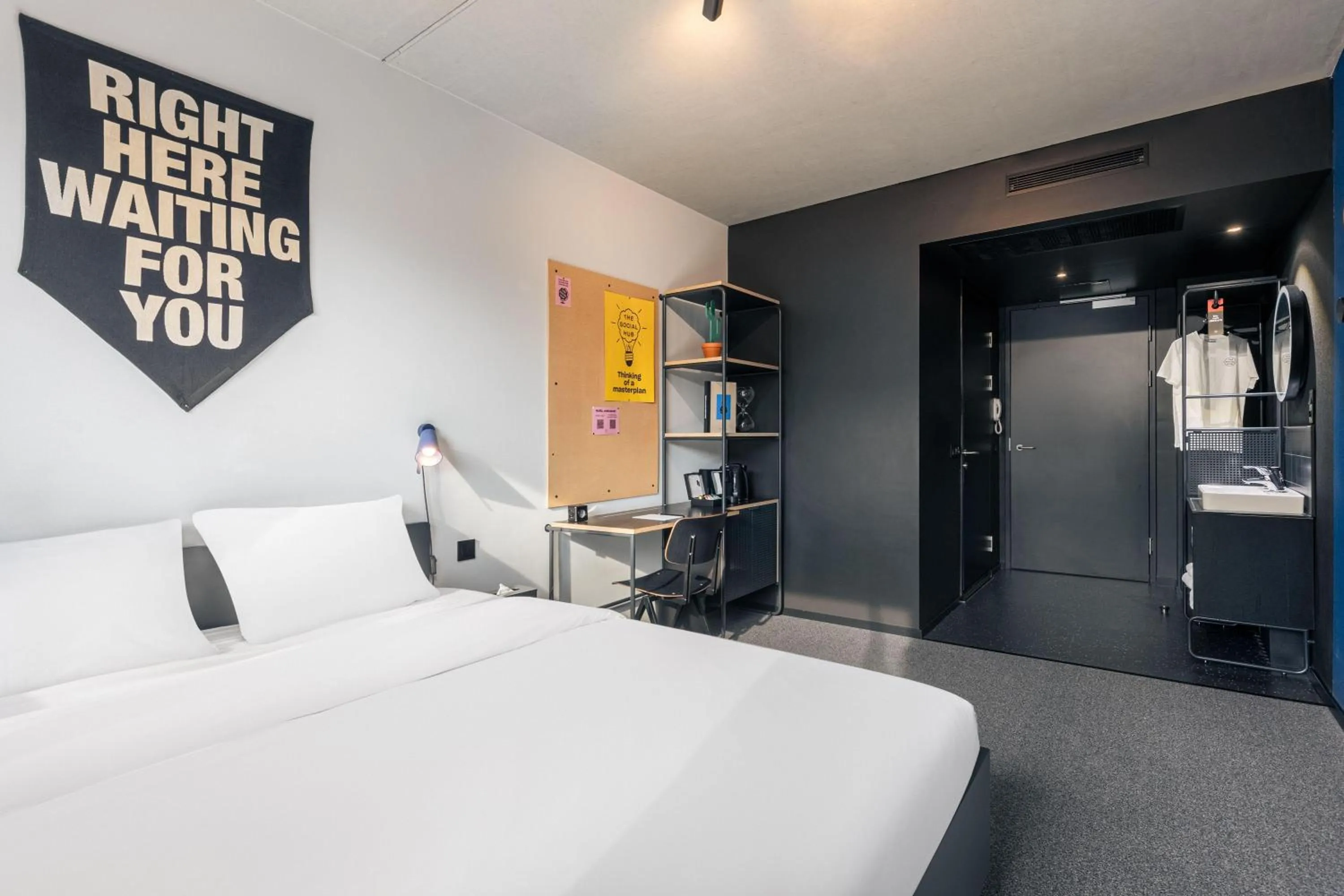 Photo of the whole room, Bed in The Social Hub Vienna