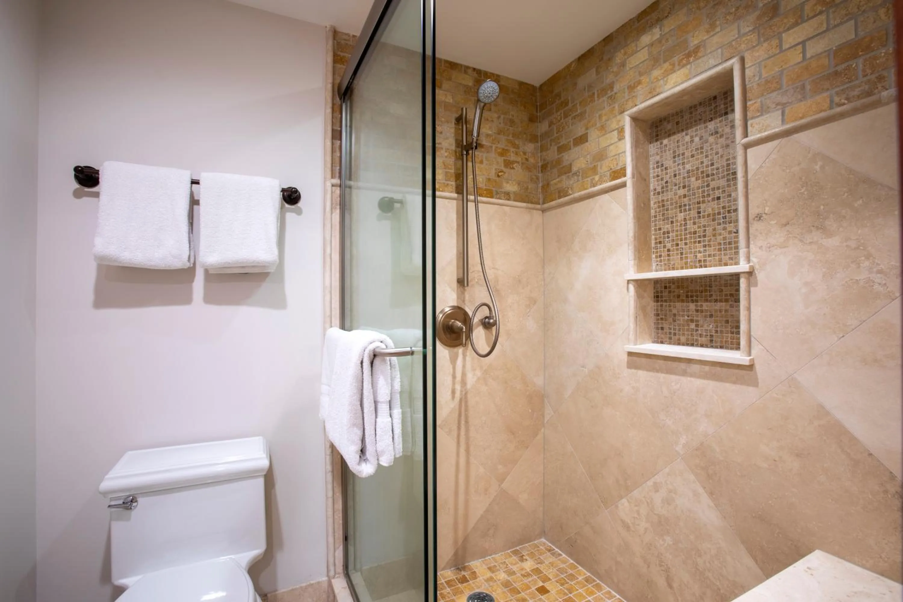 Bathroom in Kaanapali Alii