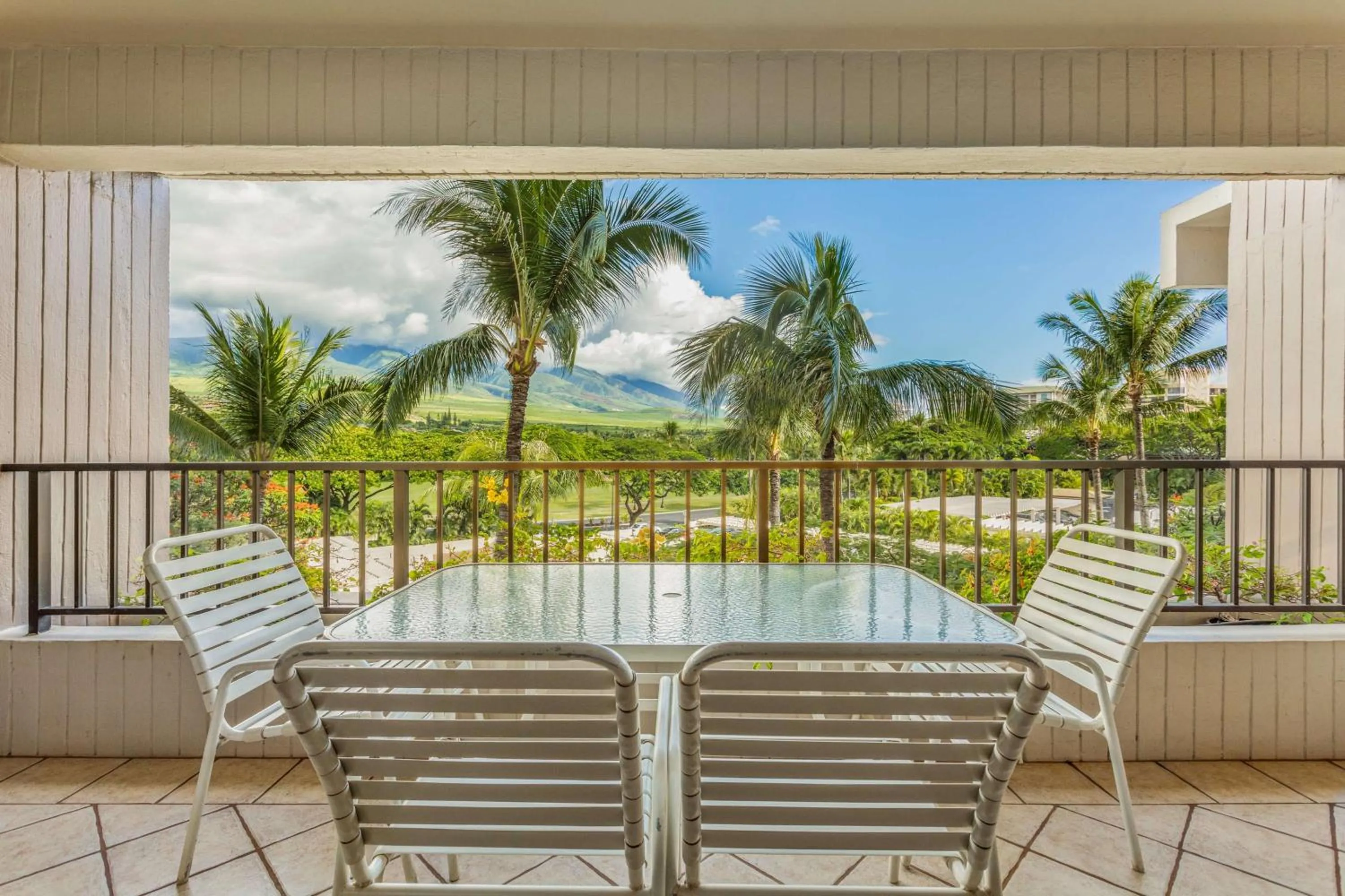 Photo of the whole room in Kaanapali Alii