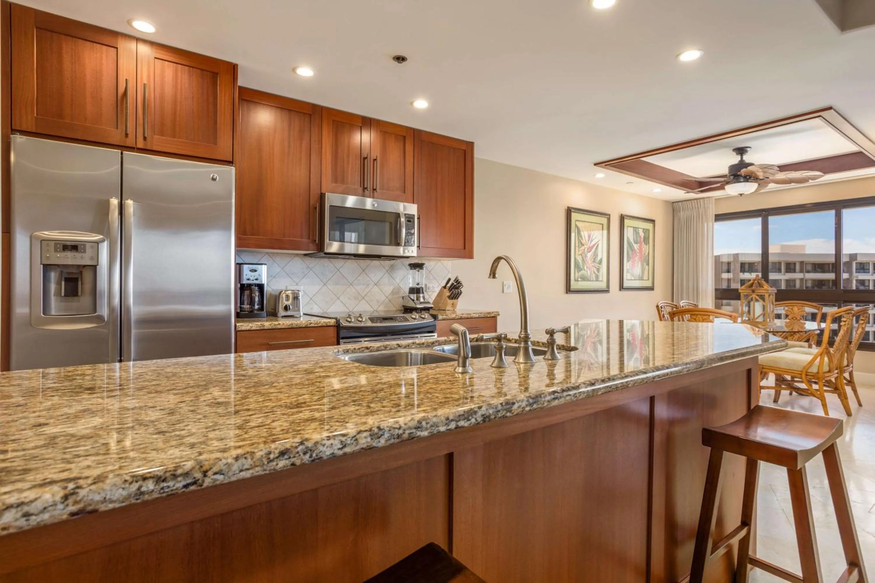 Photo of the whole room in Kaanapali Alii