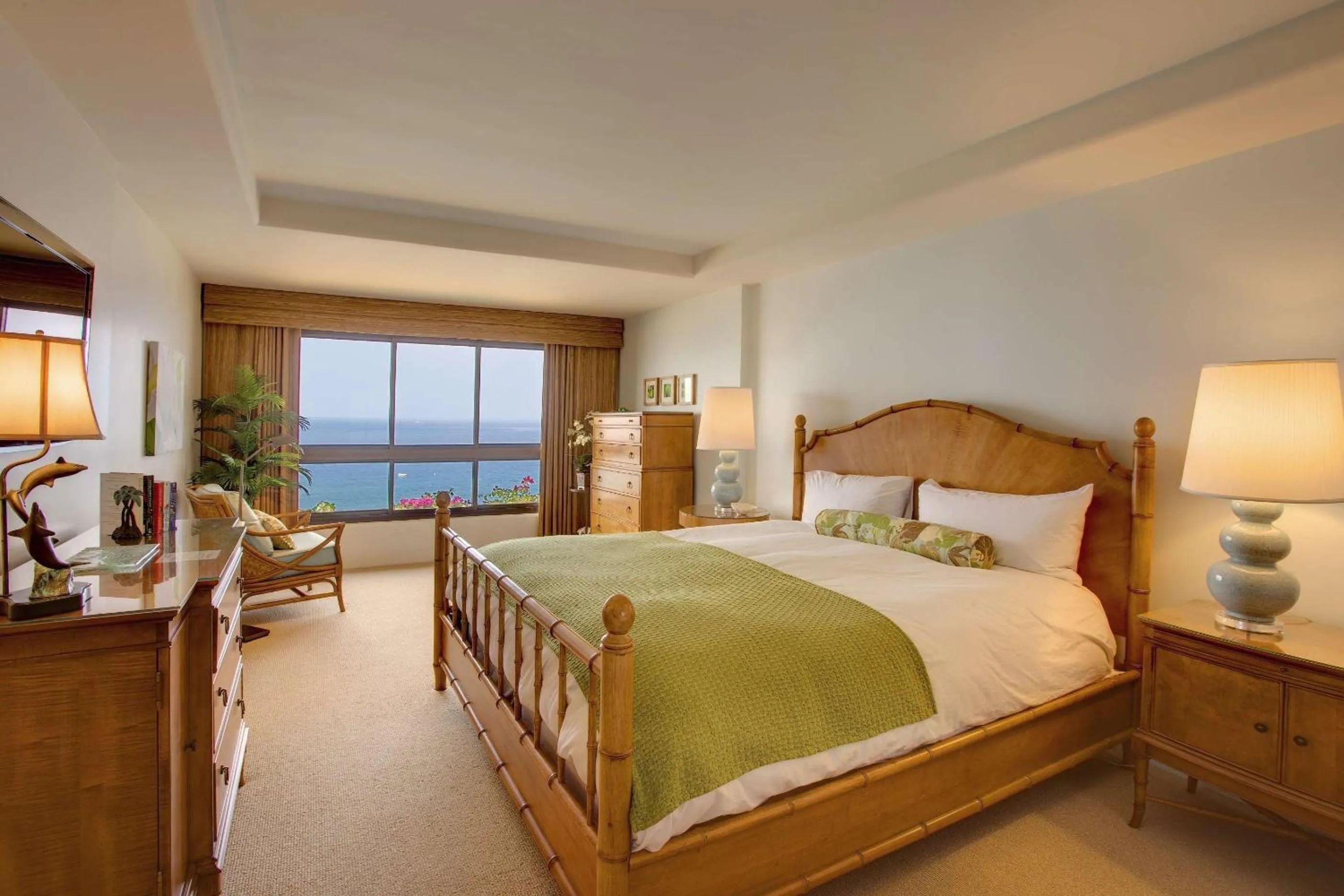 Photo of the whole room in Kaanapali Alii