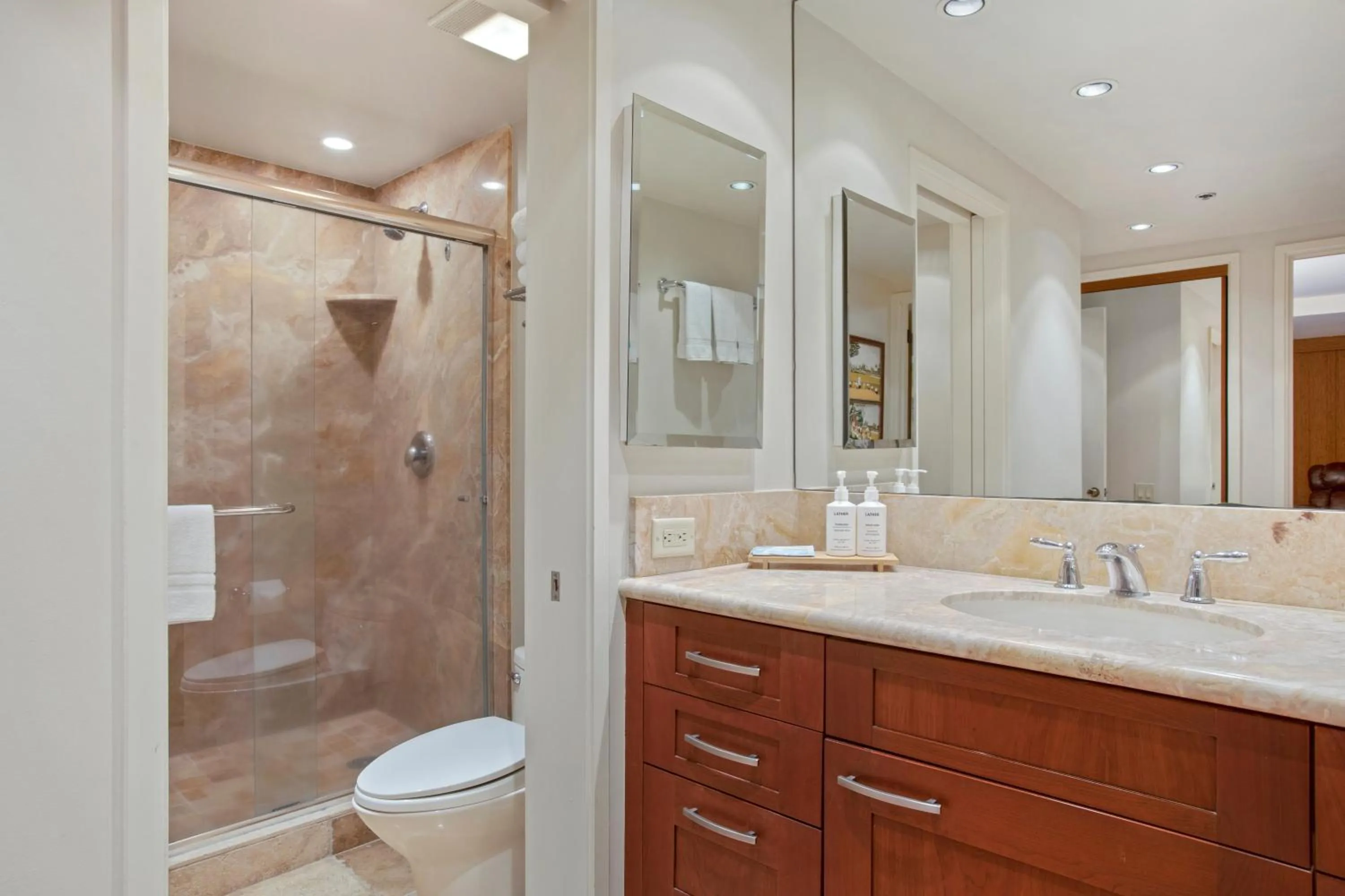 Bathroom in Kaanapali Alii