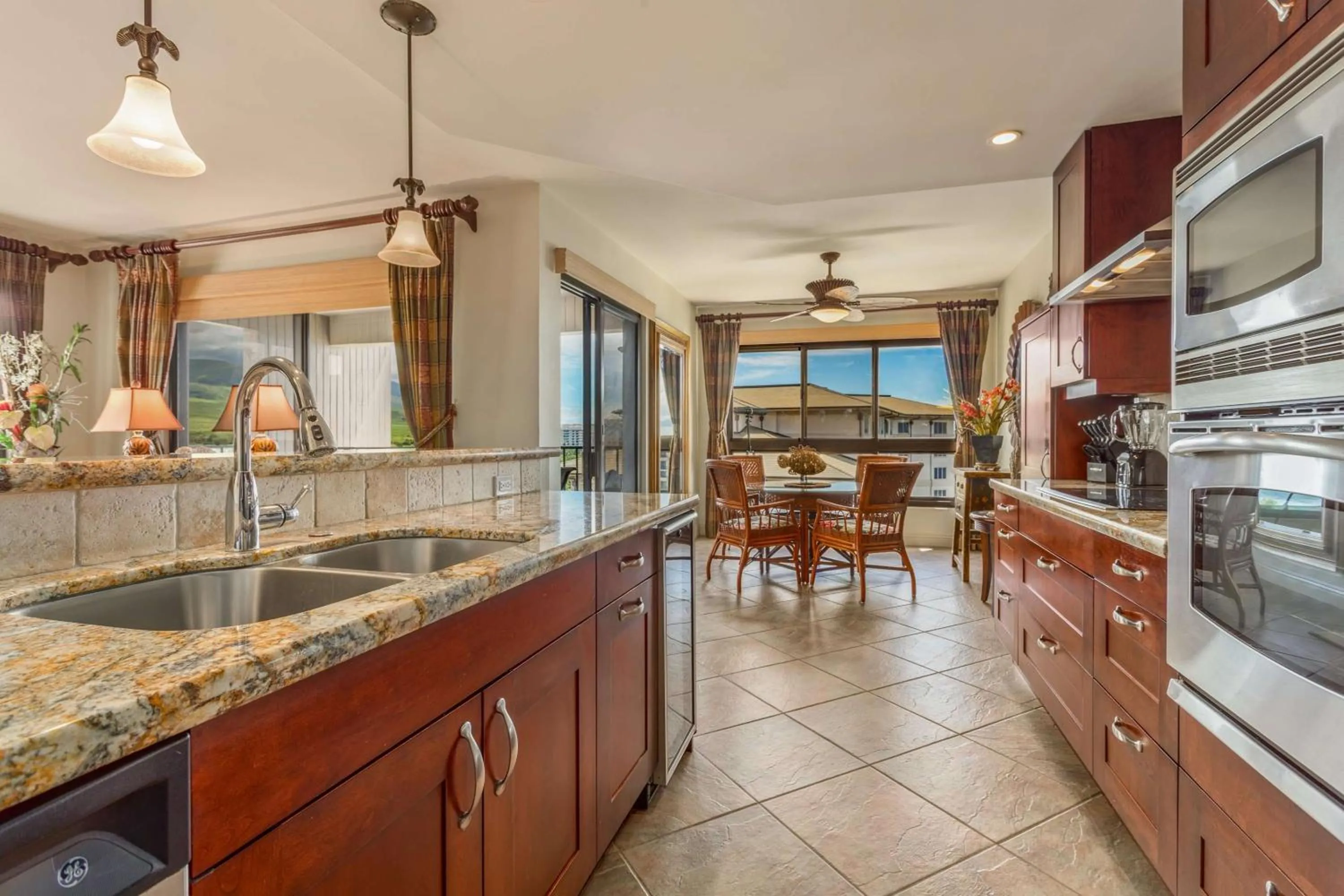 Photo of the whole room in Kaanapali Alii