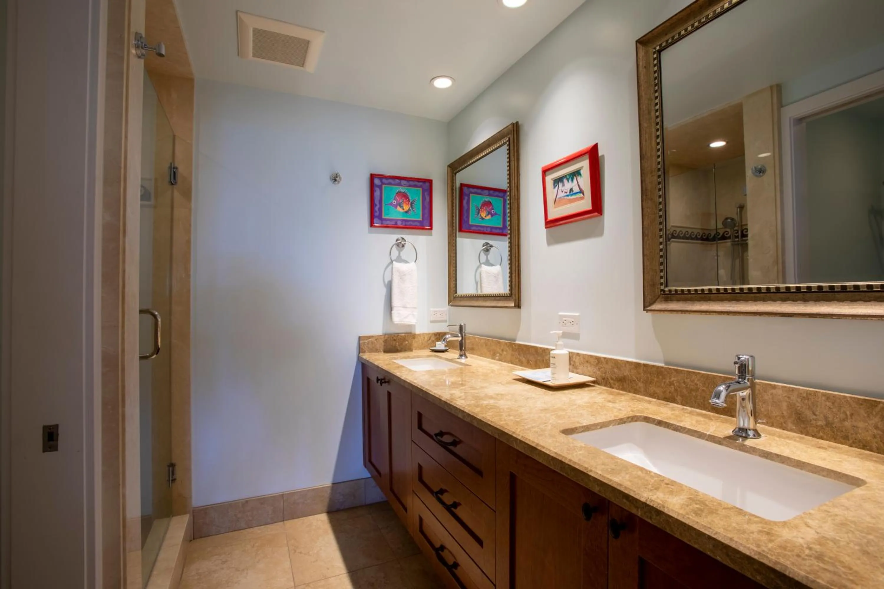 Bathroom in Kaanapali Alii