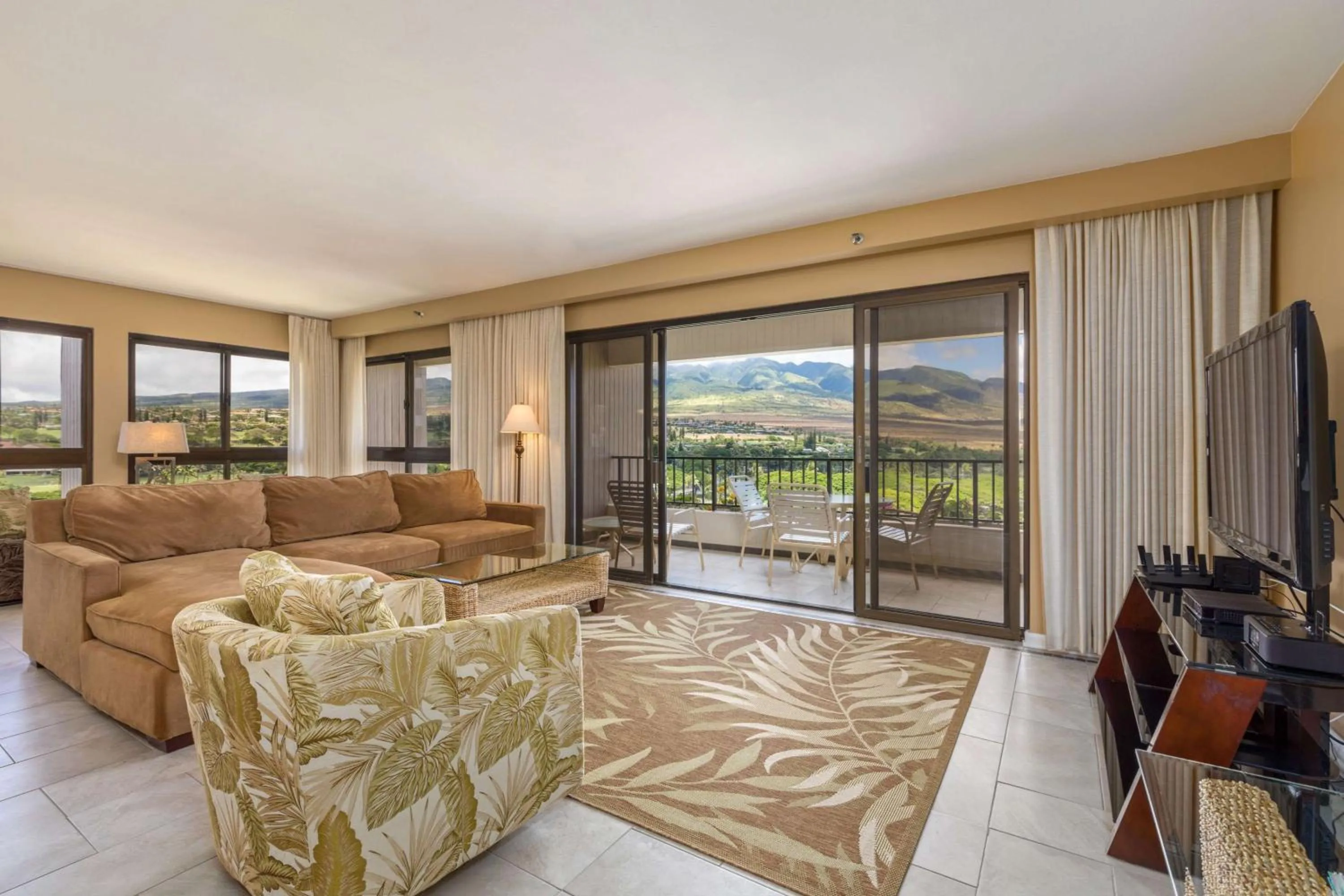 Photo of the whole room in Kaanapali Alii