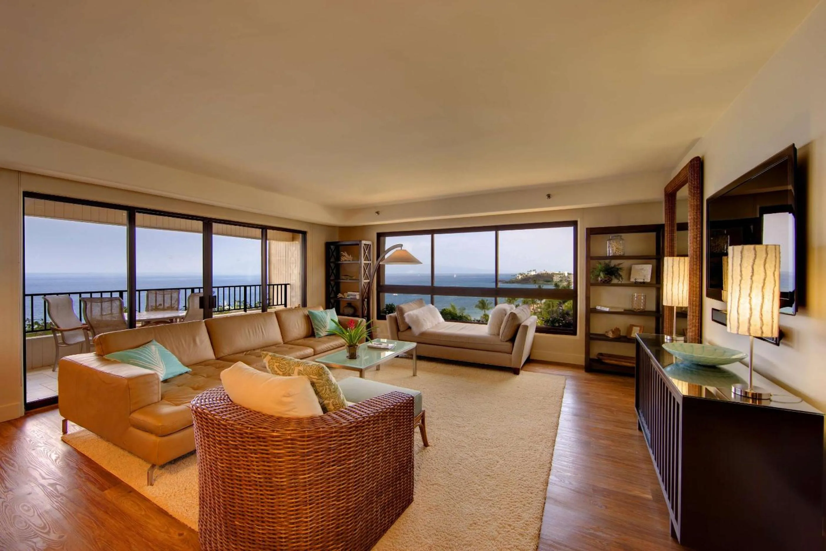 Photo of the whole room in Kaanapali Alii